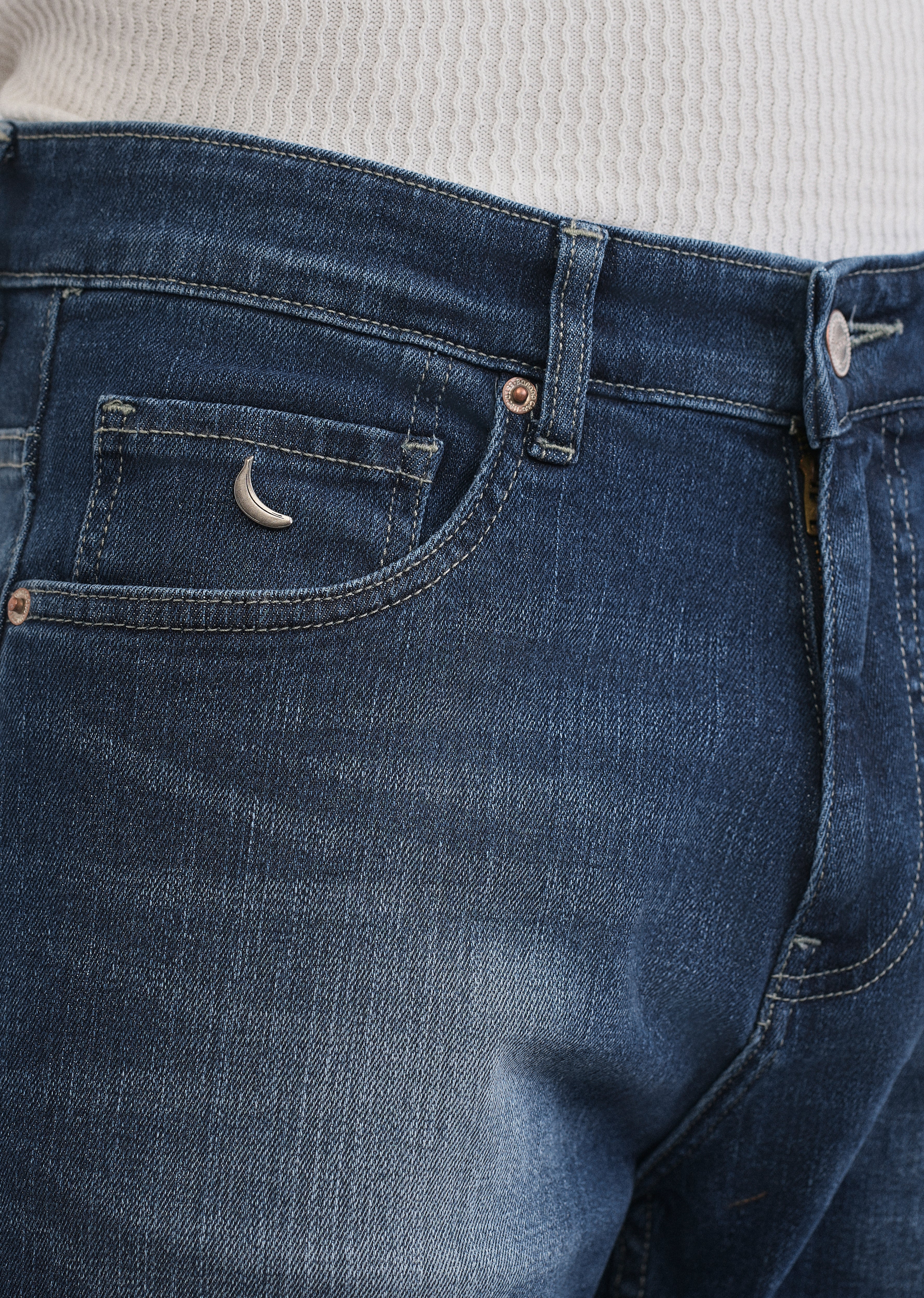 Deep Blue Straight Fit Jeans - Image 5