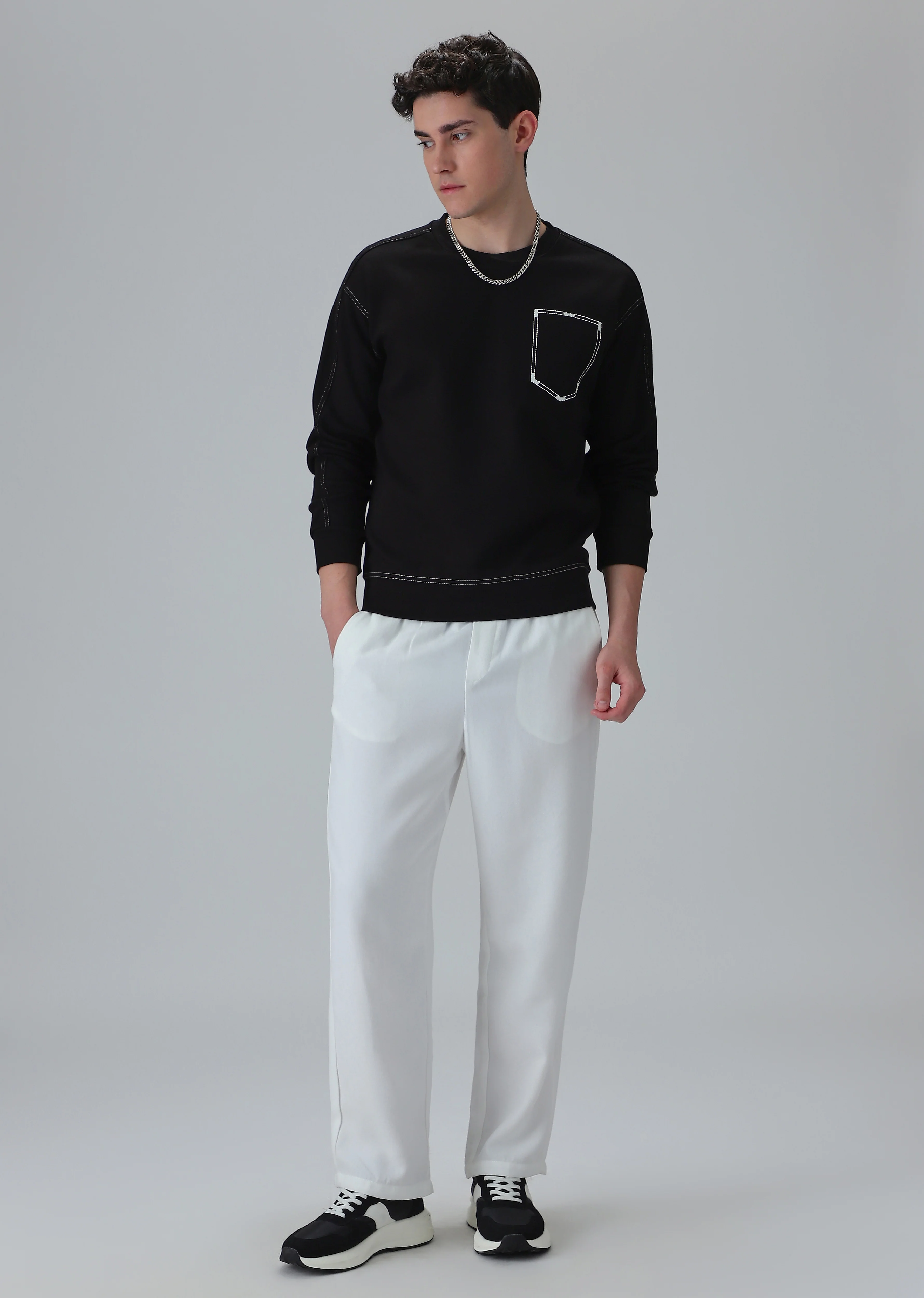 Embro Pocket Black Sweatshirt - Image 6