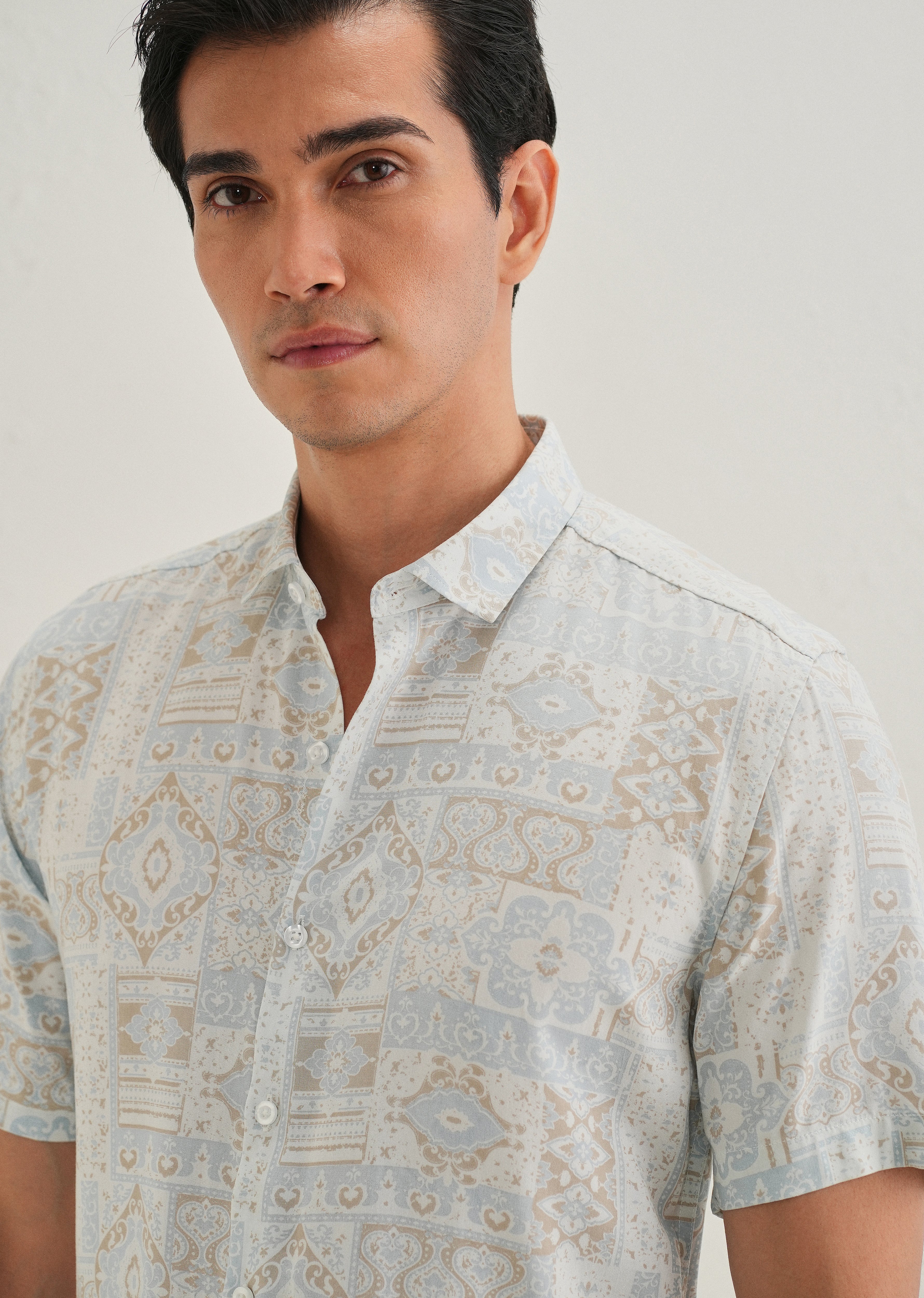 Geometric Print Beige Shirt - Image 2