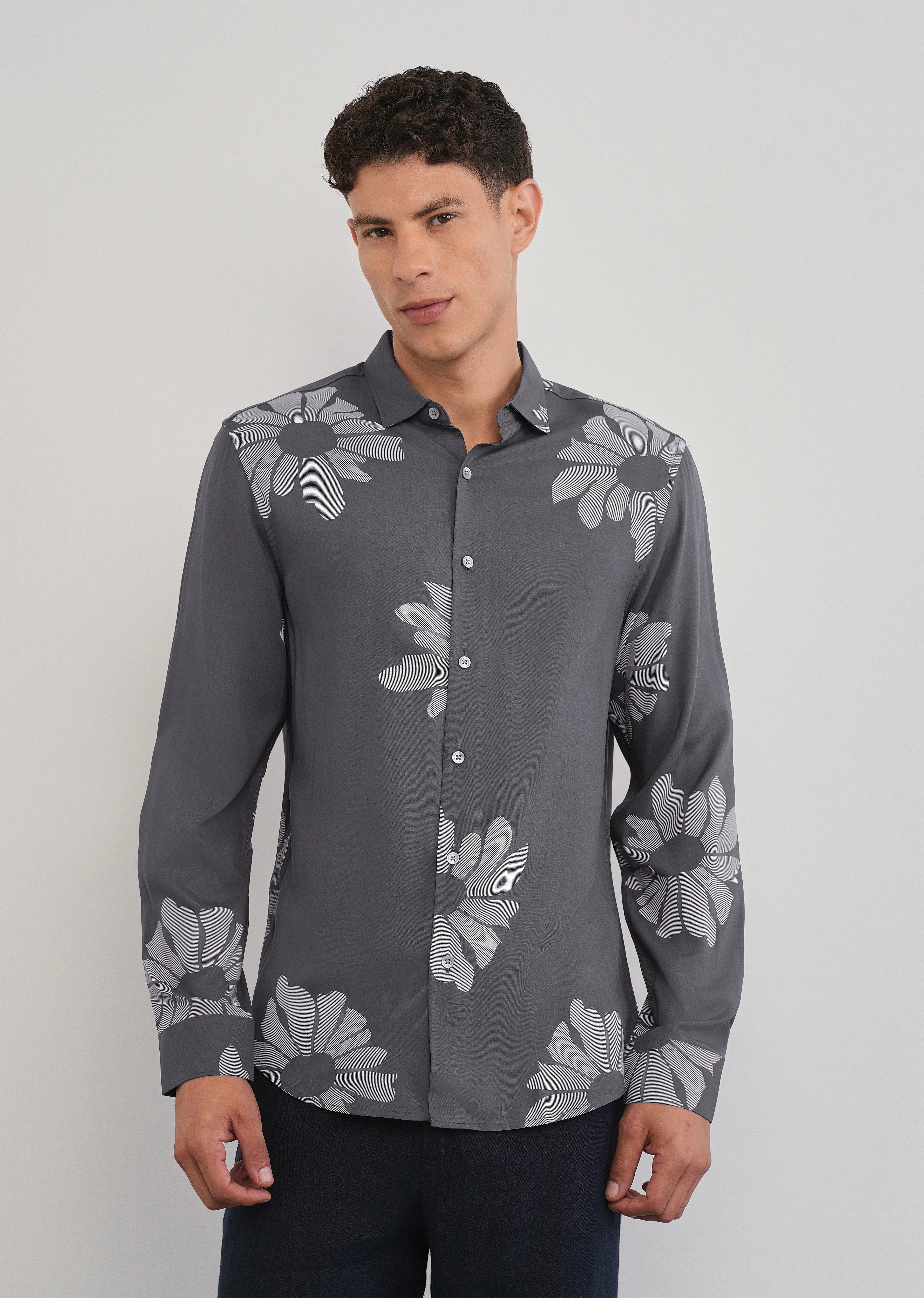 Grey Linear Floral Print Shirt - Image 3