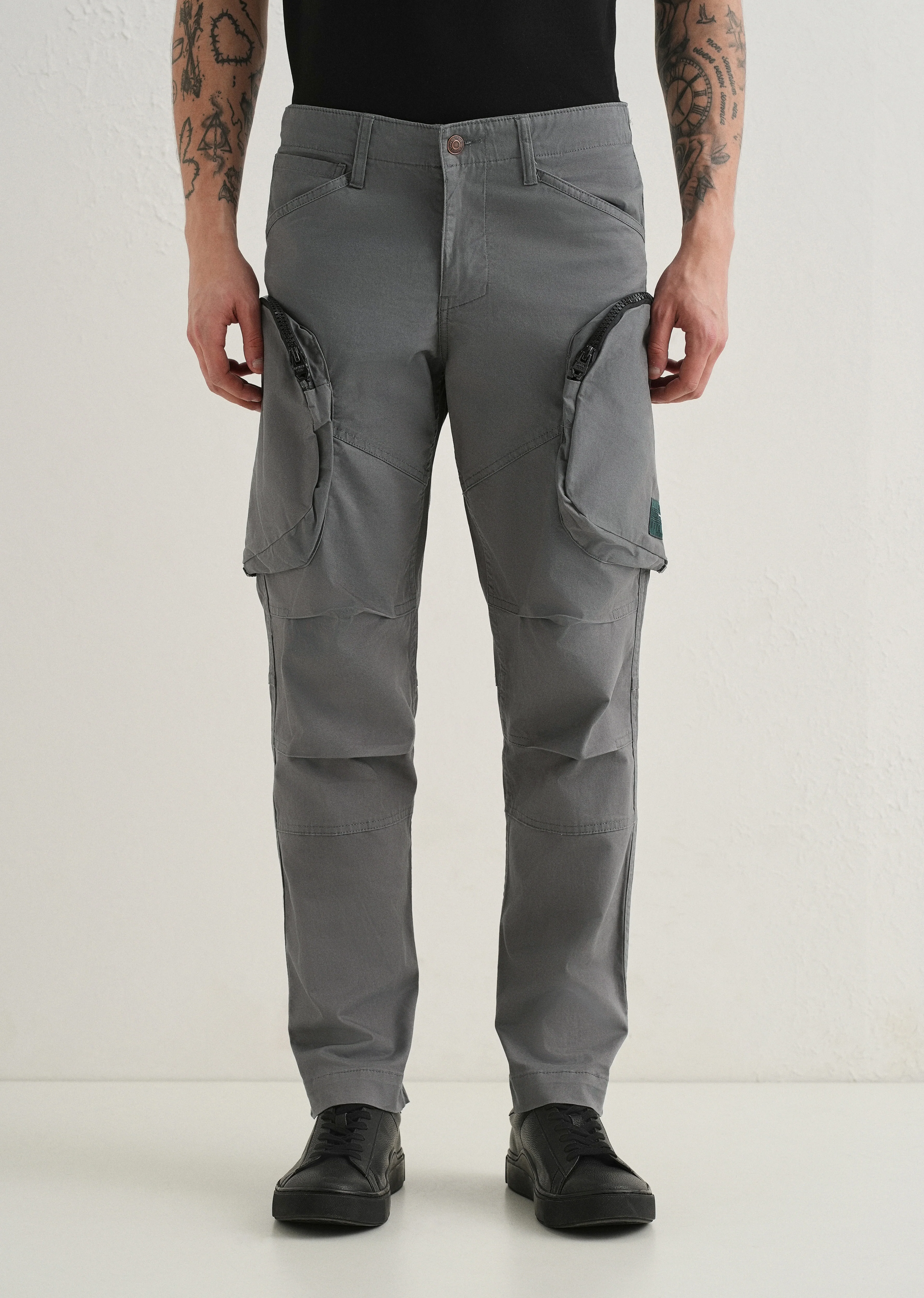 Gris Gray Zipper Cargo Pant - Image 3