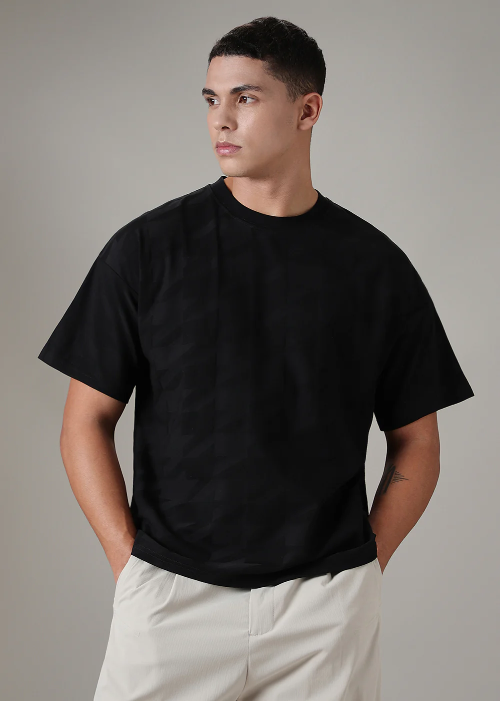 Herringbone Pattern Black Oversized T-shirt - Image 3