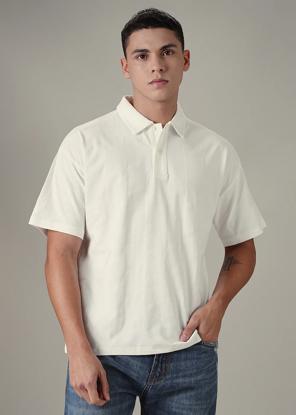 Herringbone Pattern White Polo T-shirt - Image 3