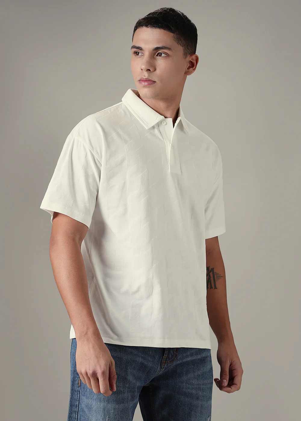 Herringbone Pattern White Polo T-shirt - Image 5