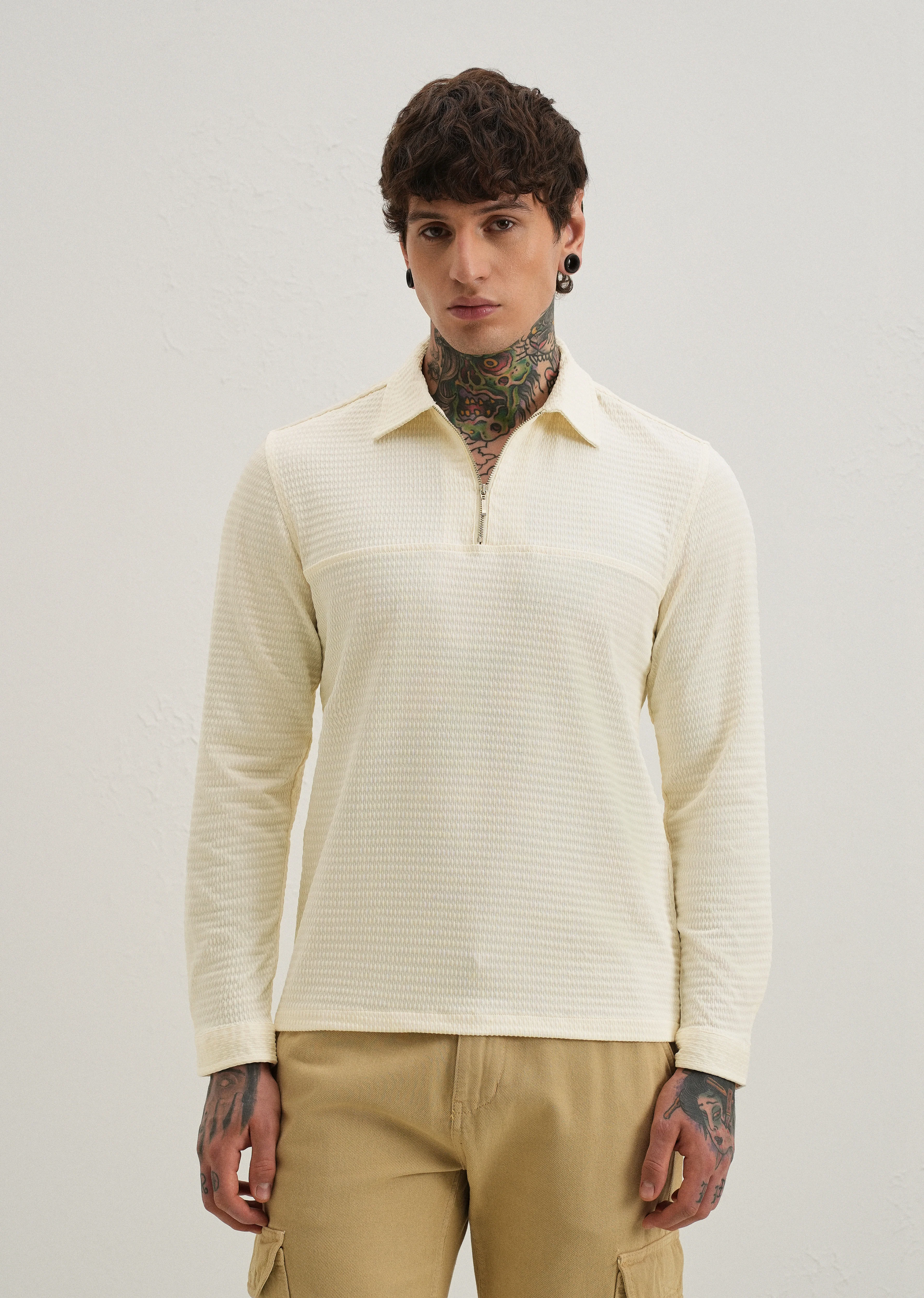 Ivory Cream Zipper Polo Knit T-shirt - Image 3