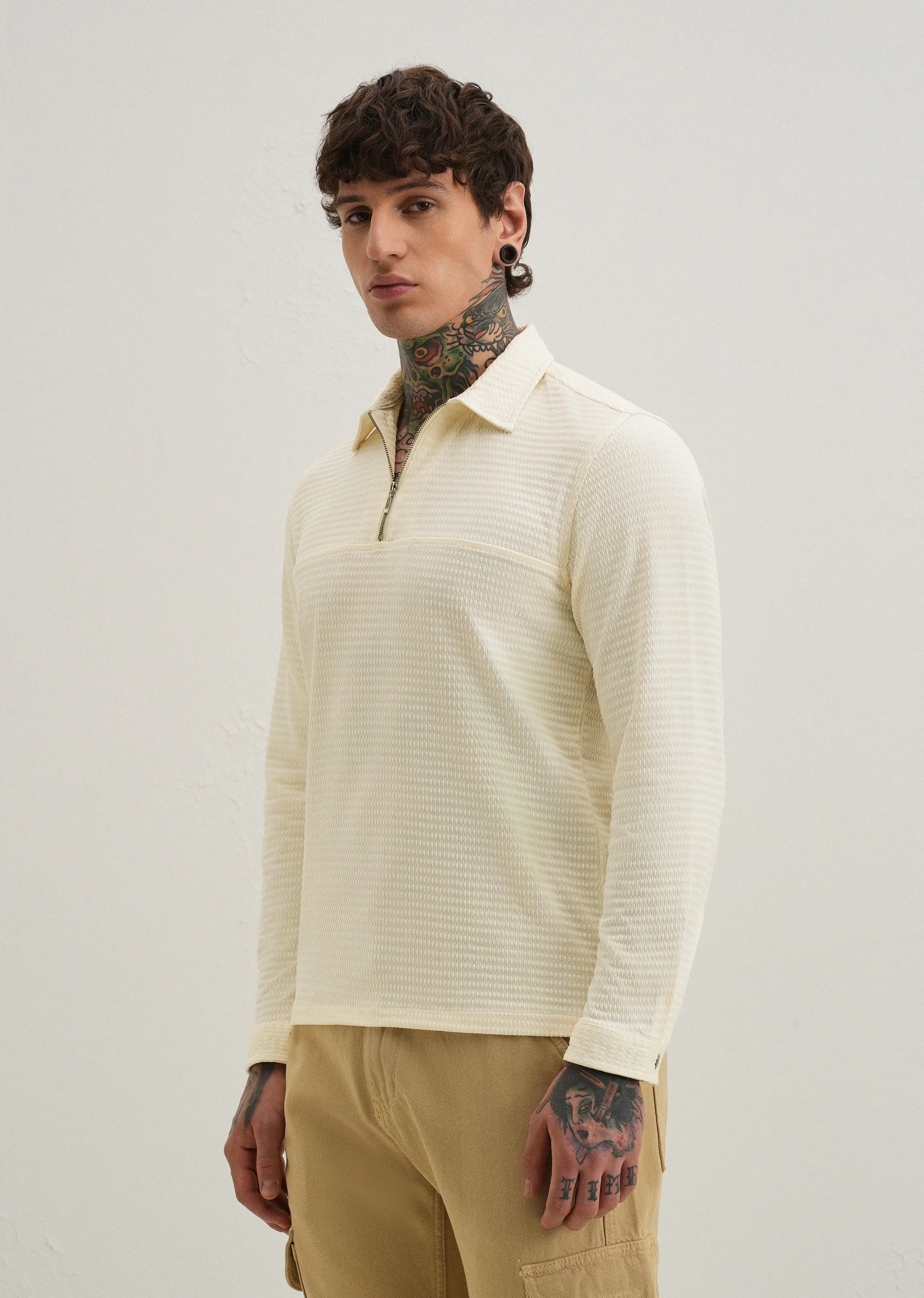 Ivory Cream Zipper Polo Knit T-shirt - Image 4