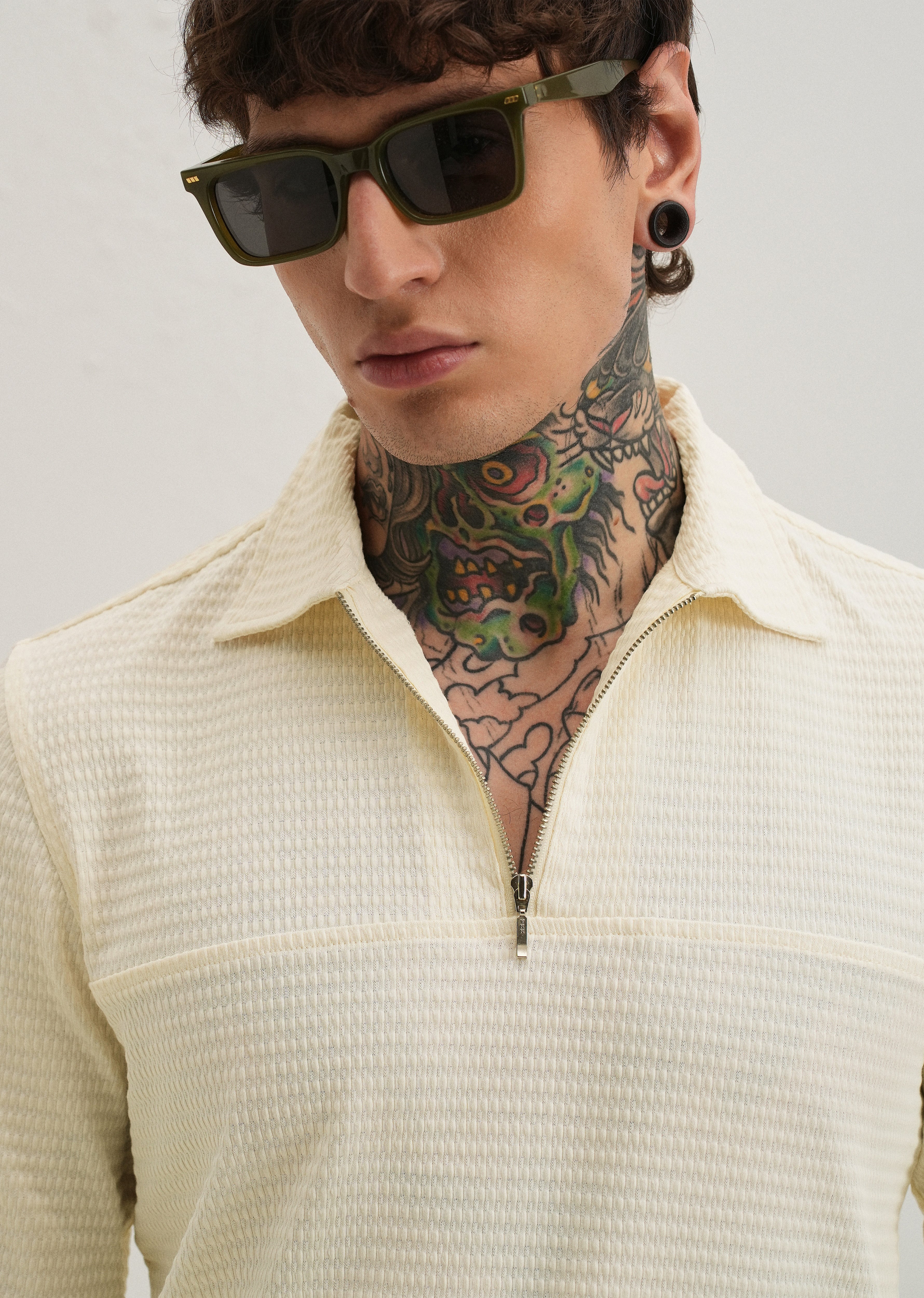 Ivory Cream Zipper Polo Knit T-shirt - Image 5