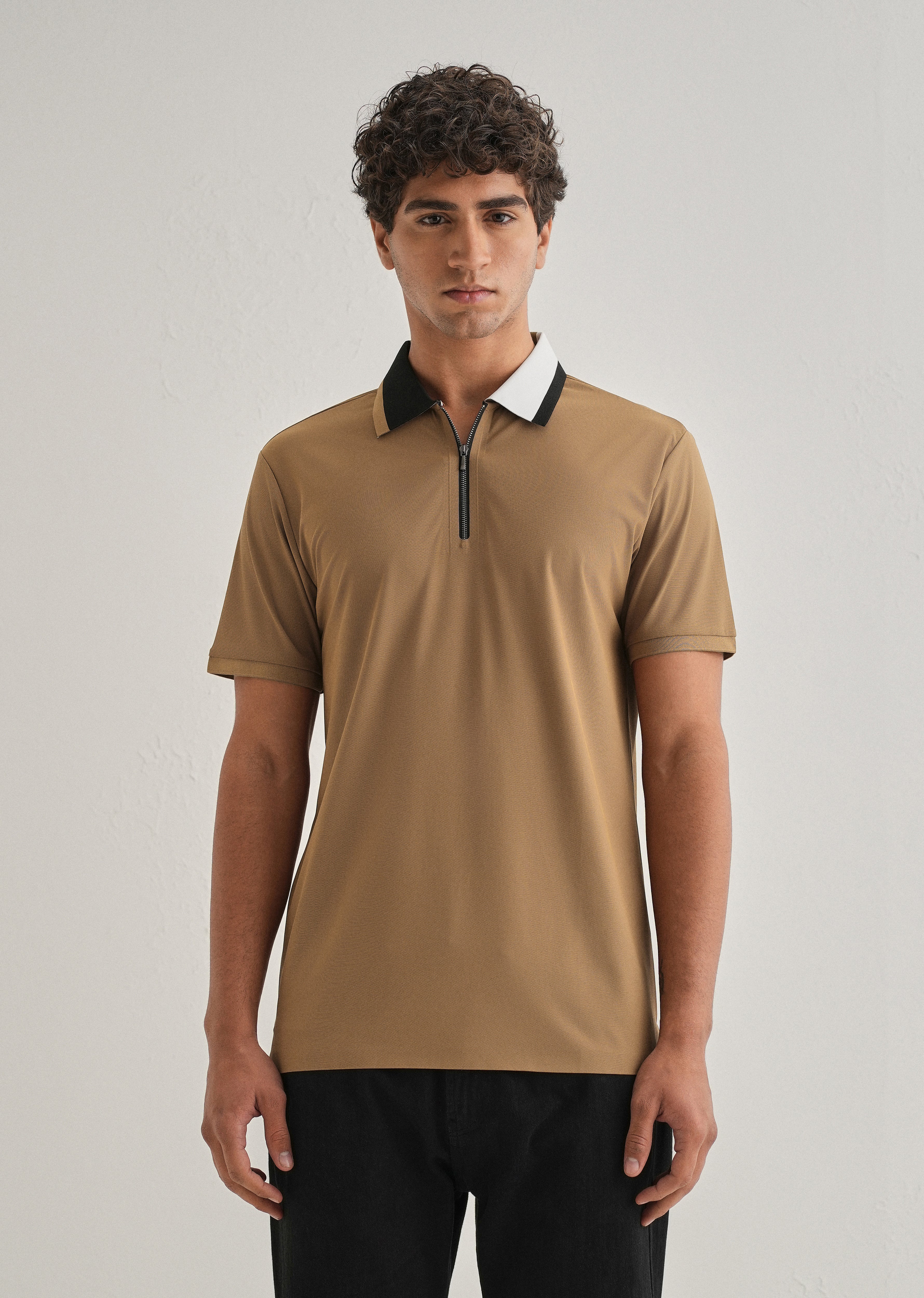 Khaki Zipper Polo Collar Seamless T-shirt - Image 3