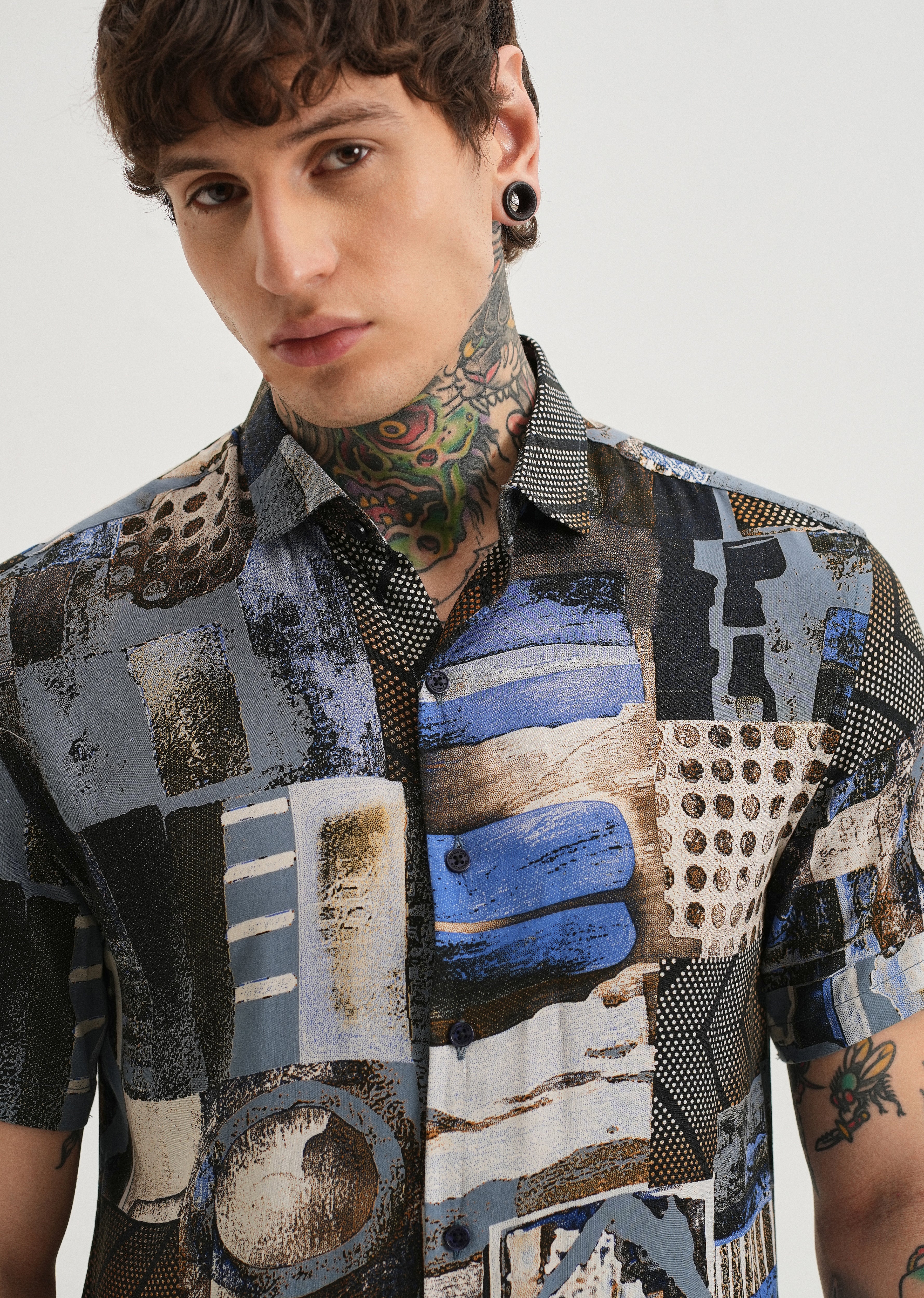 Lattice Blue Feather shirt - Image 5