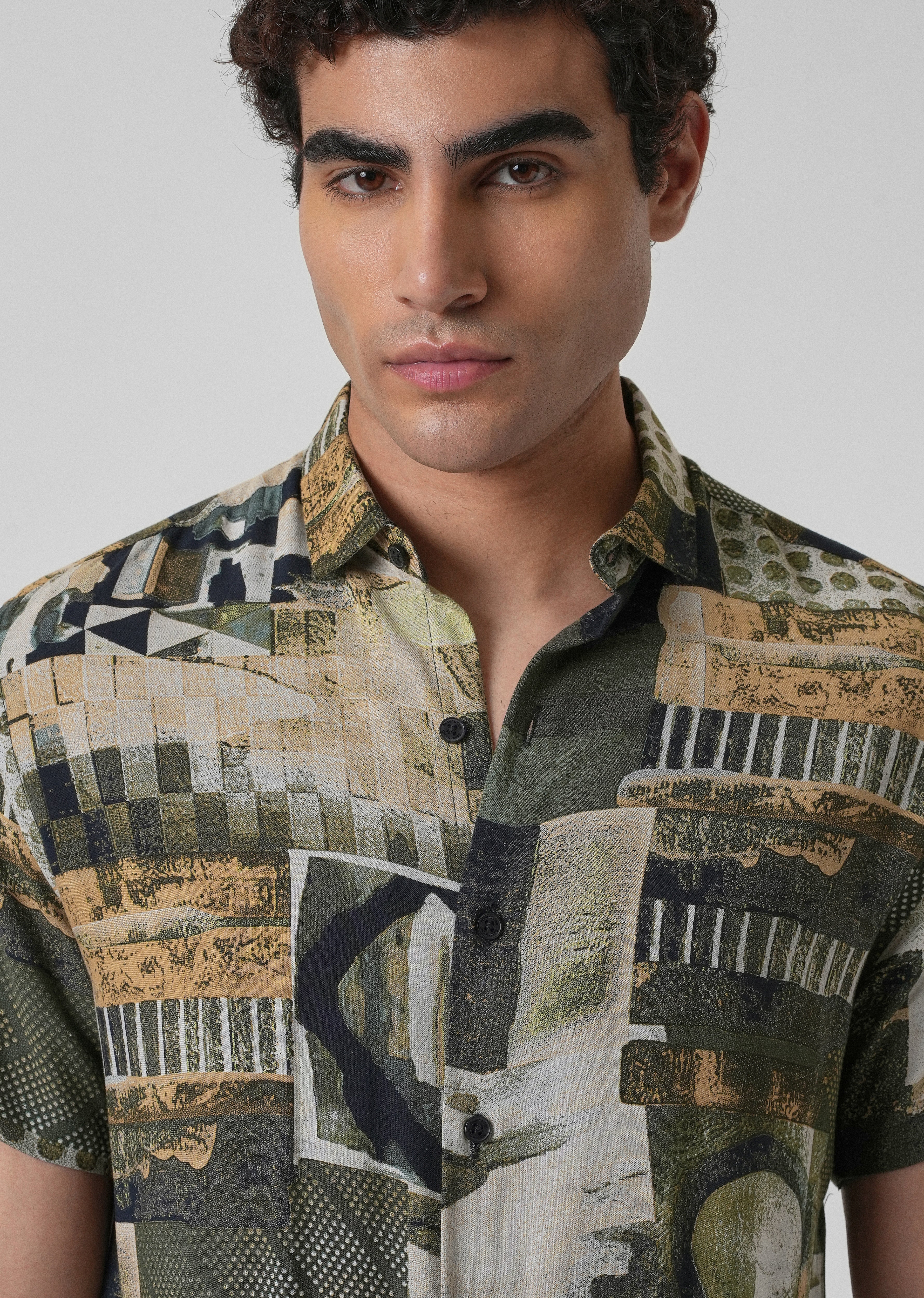 Lattice Green Feather shirt - Image 5