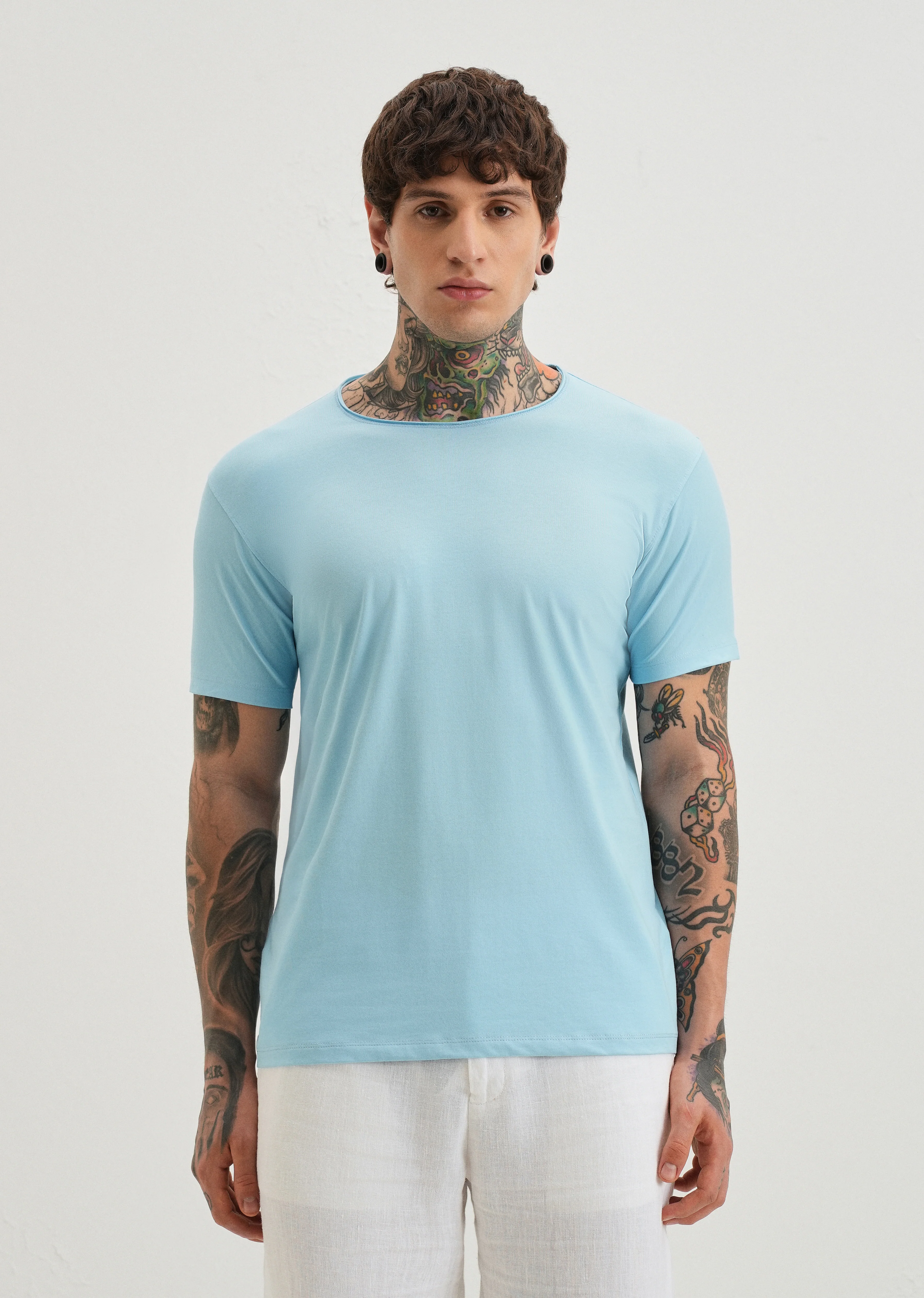 Light Blue Plain Round Neck T-shirt - Image 3