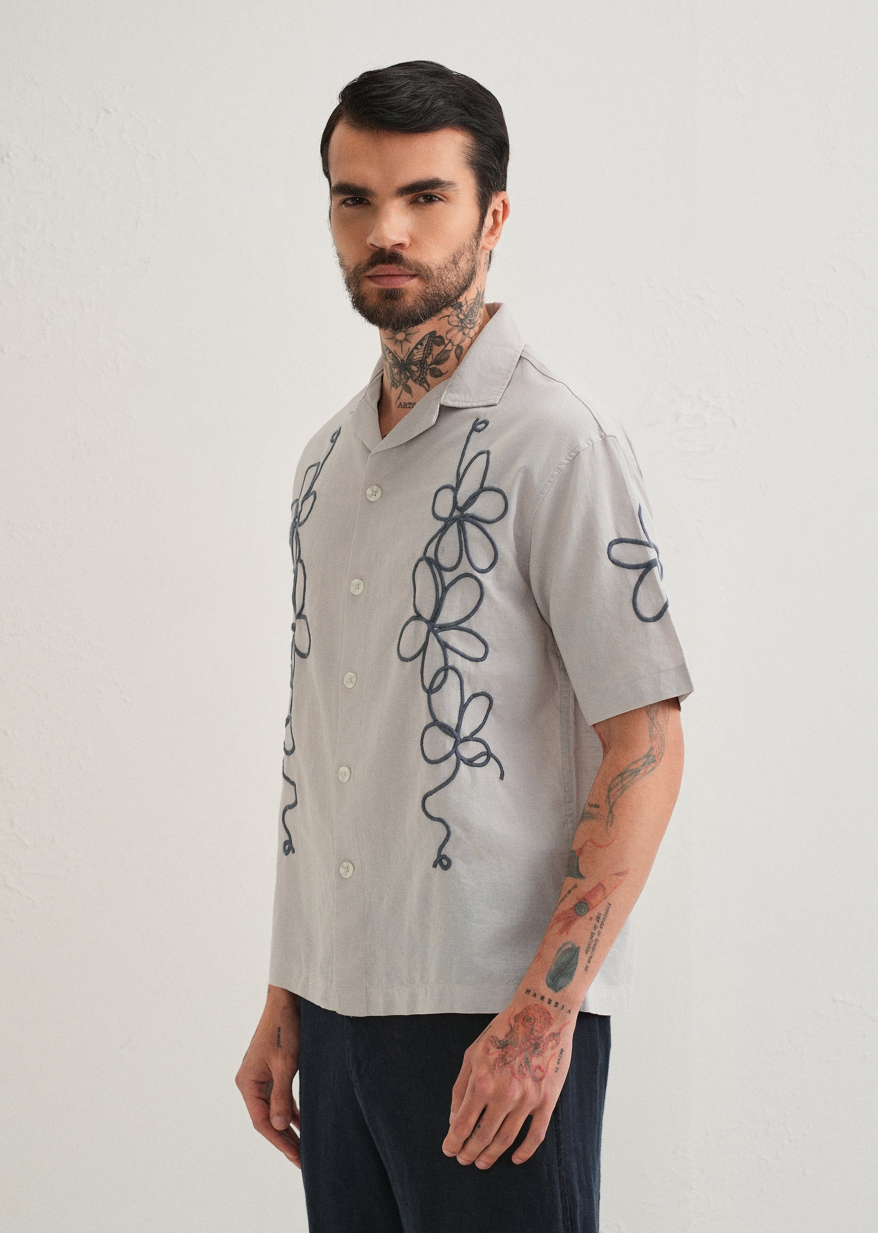 Light Grey Floral Embroidery Cuban Collar Shirt - Image 5