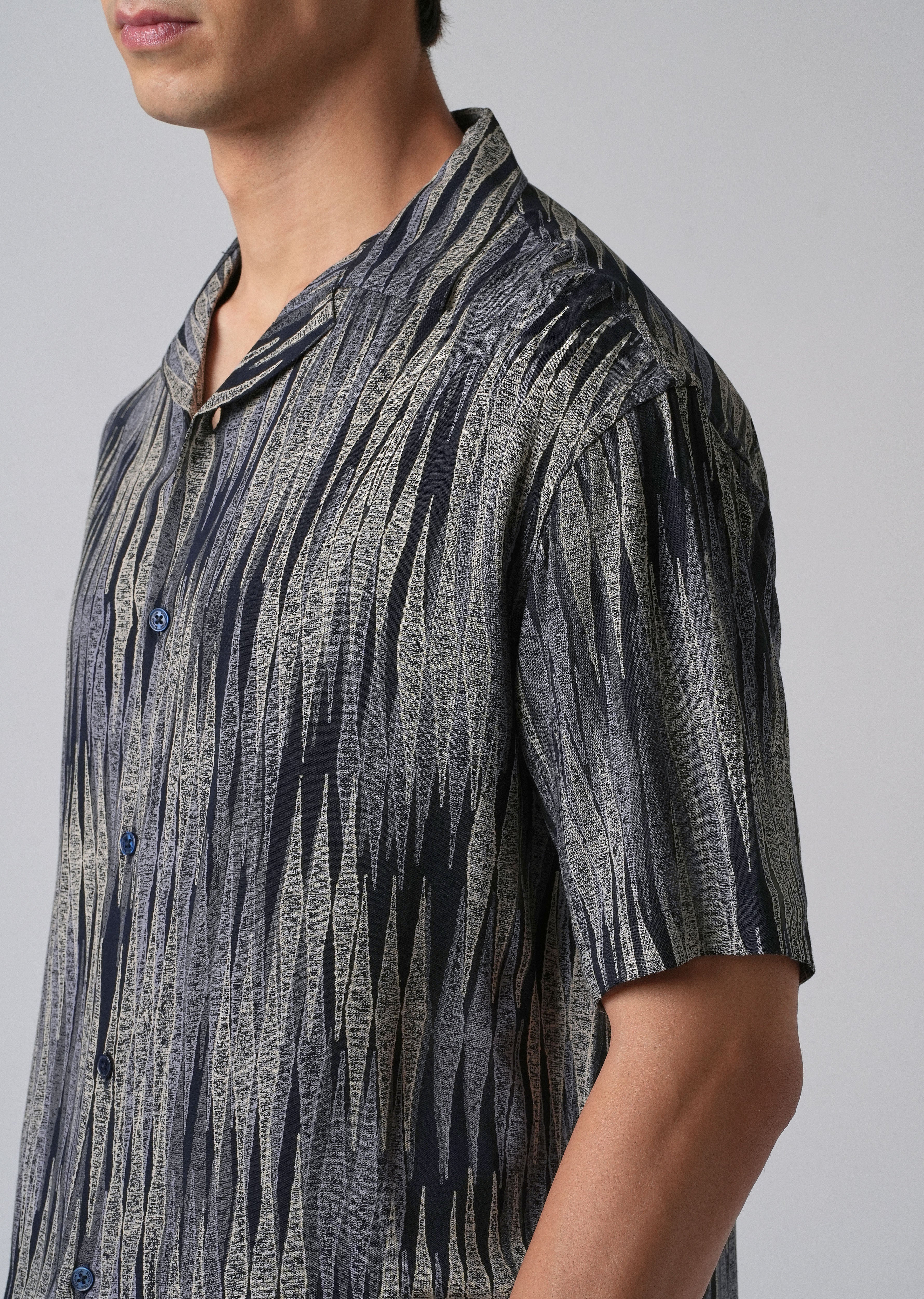 Linear Abstract Pattern Oversized Feather Shirt - Image 5