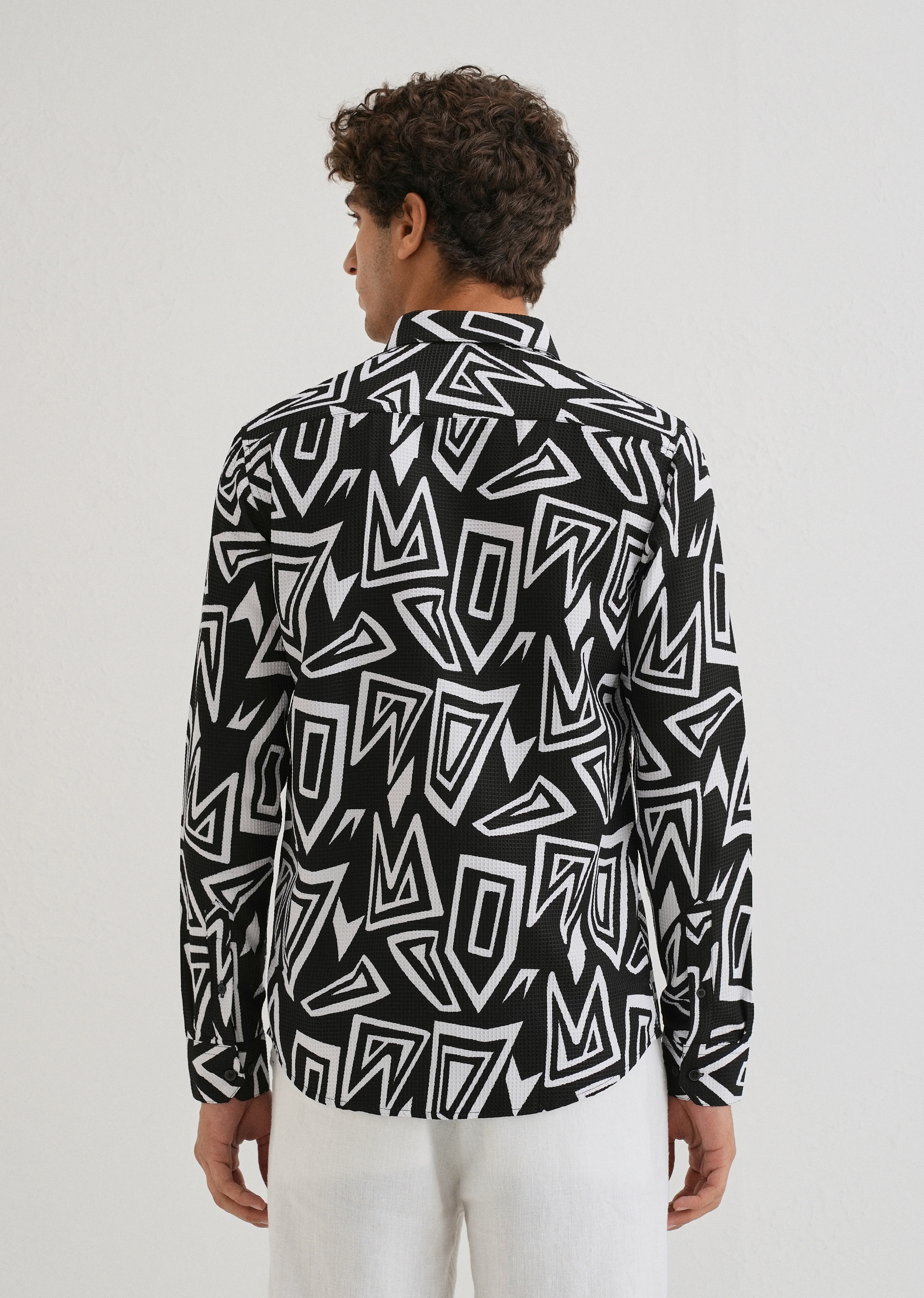 Maze Line Waffle Dobby Black Shirt - Image 2
