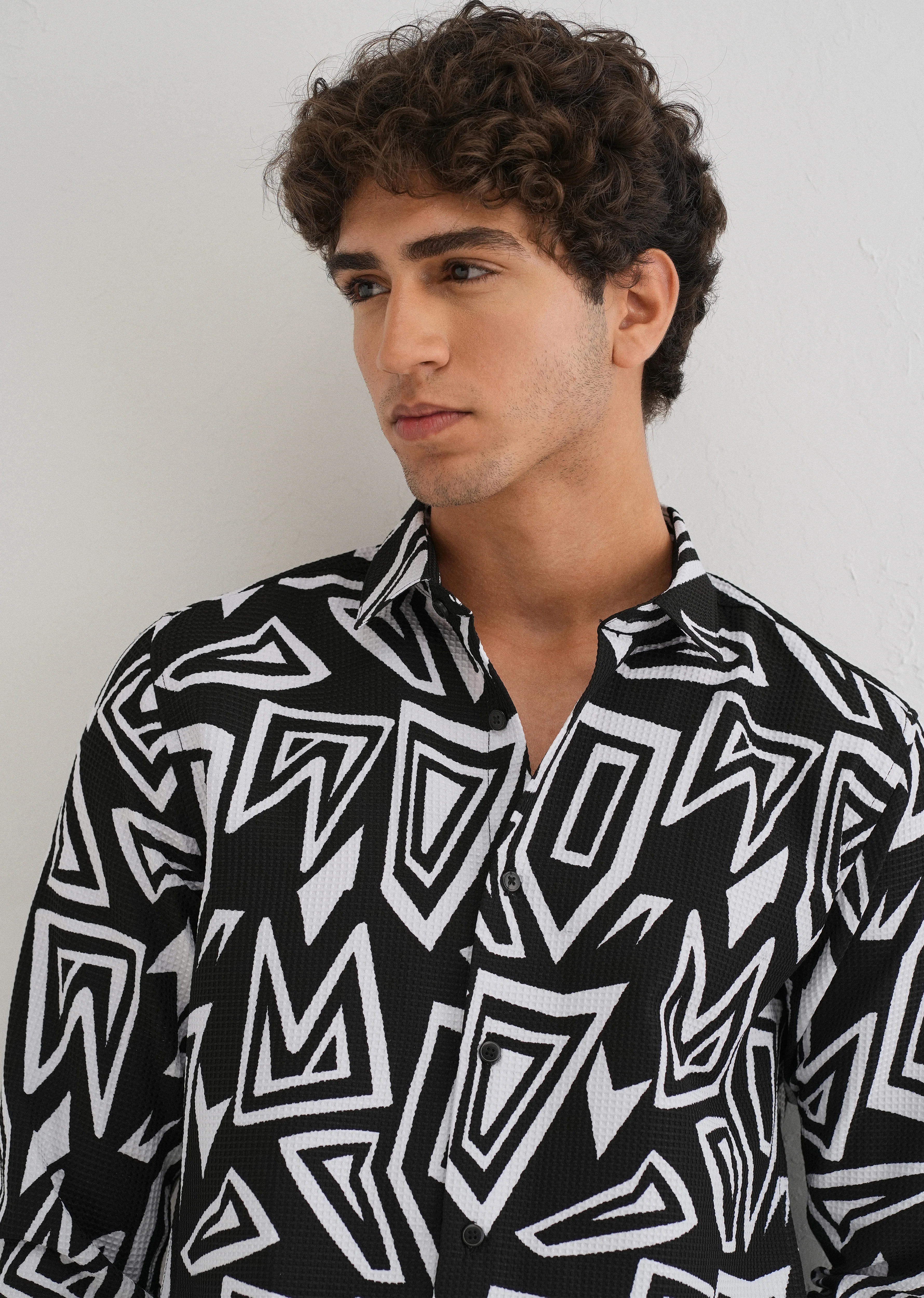 Maze Line Waffle Dobby Black Shirt - Image 5