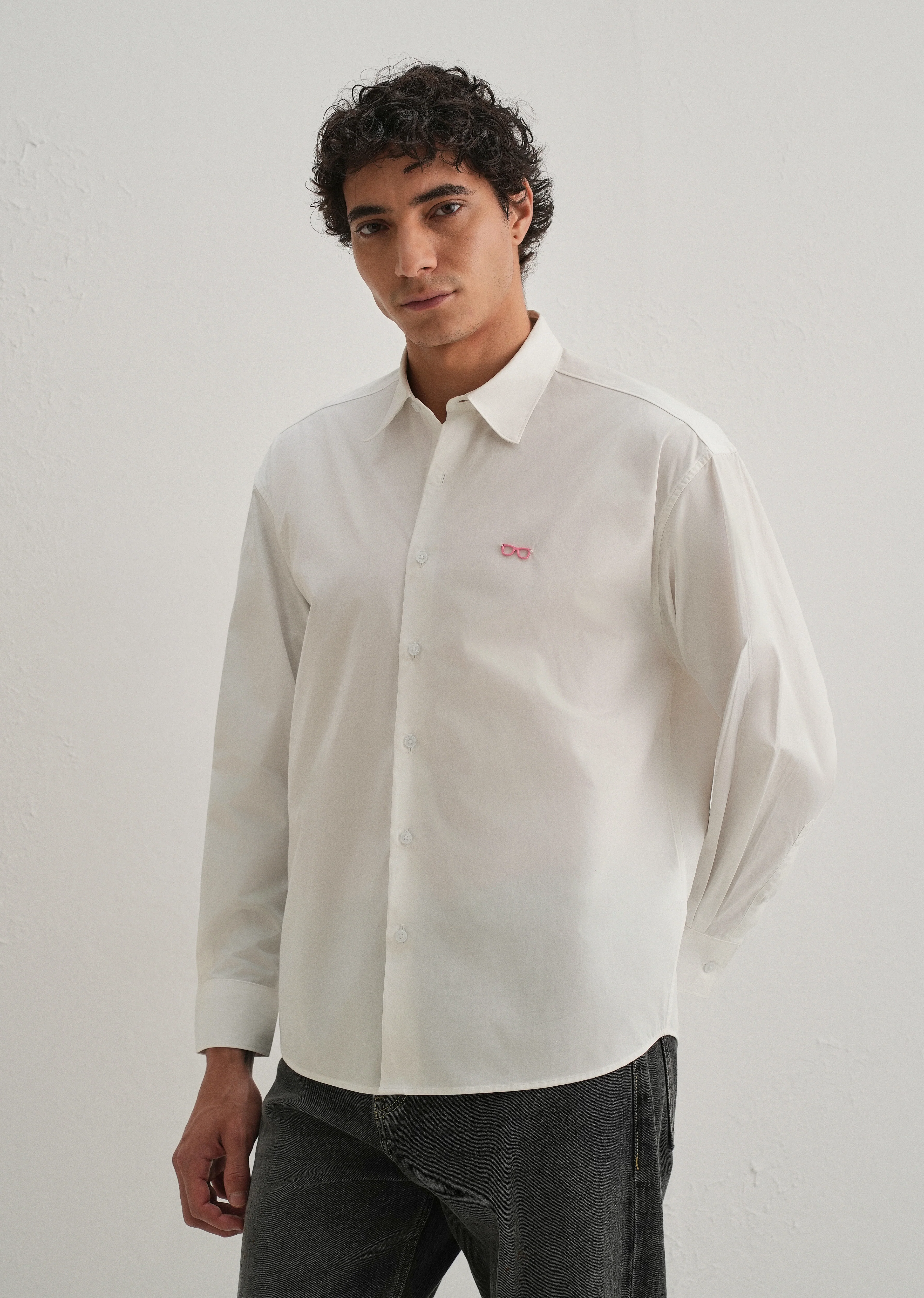 Mini Frame Accent White Cotton Shirt - Image 4