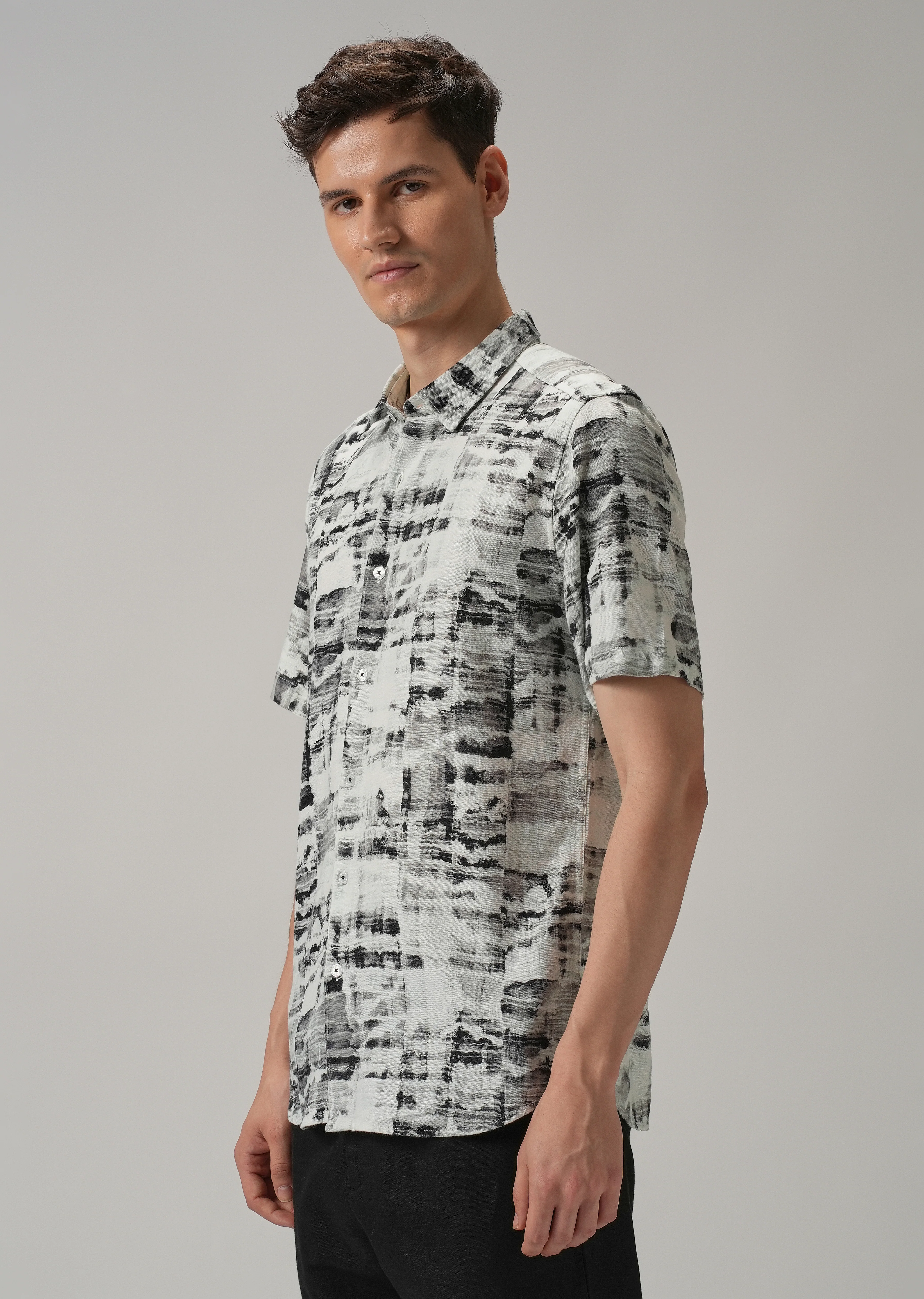 Monochromatic Half Sleeve shirt - Image 4