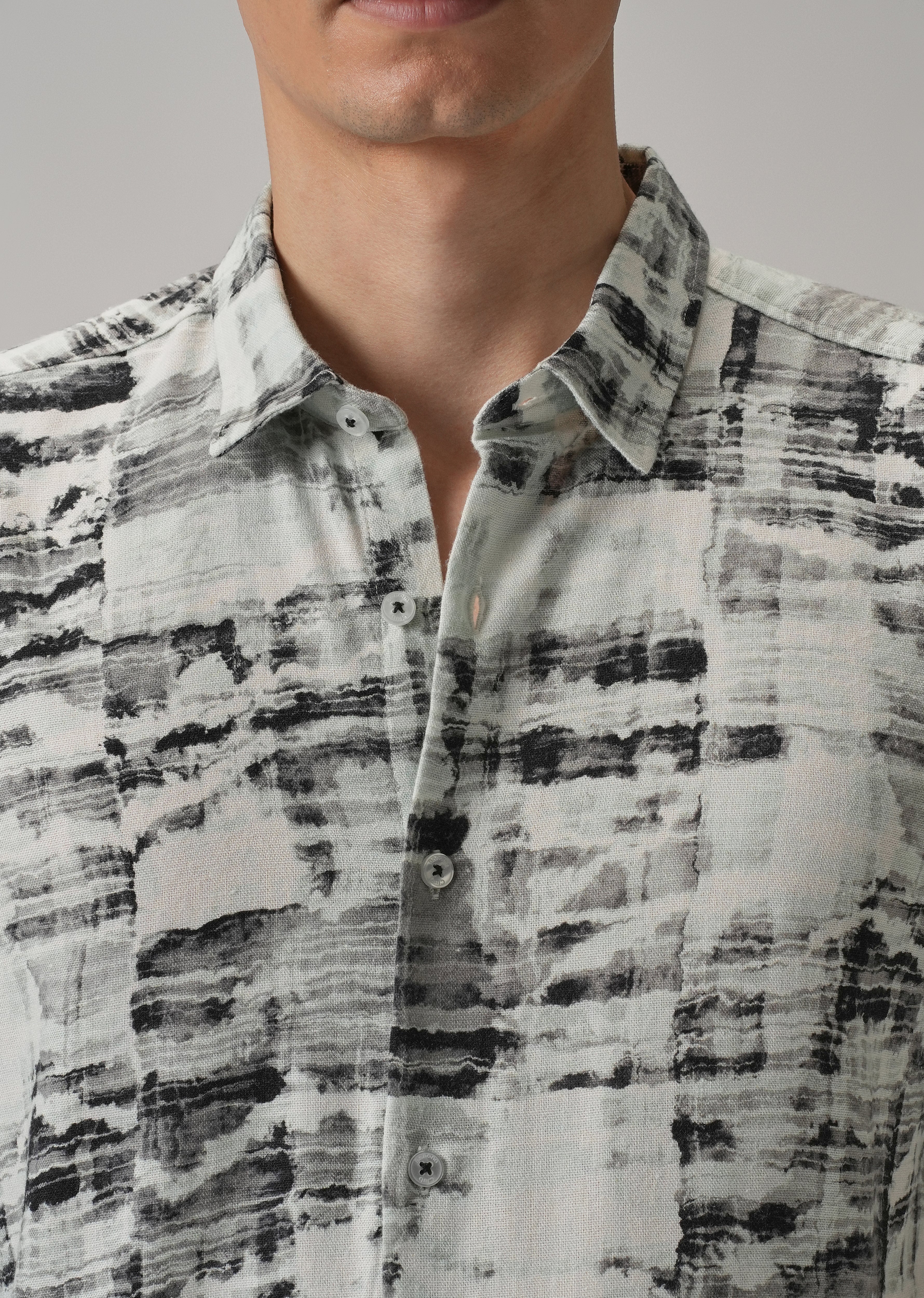 Monochromatic Half Sleeve shirt - Image 5