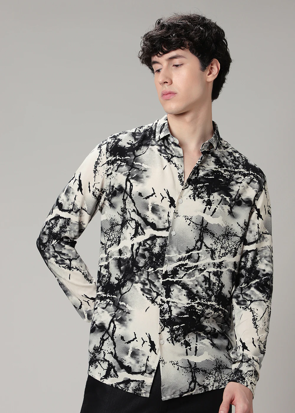 Monochromatic Pattern Feather Shirt - Image 3