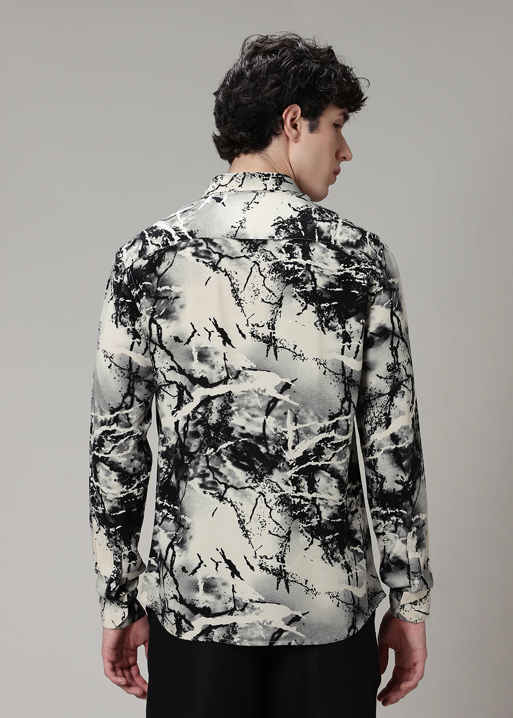 Monochromatic Pattern Feather Shirt - Image 4