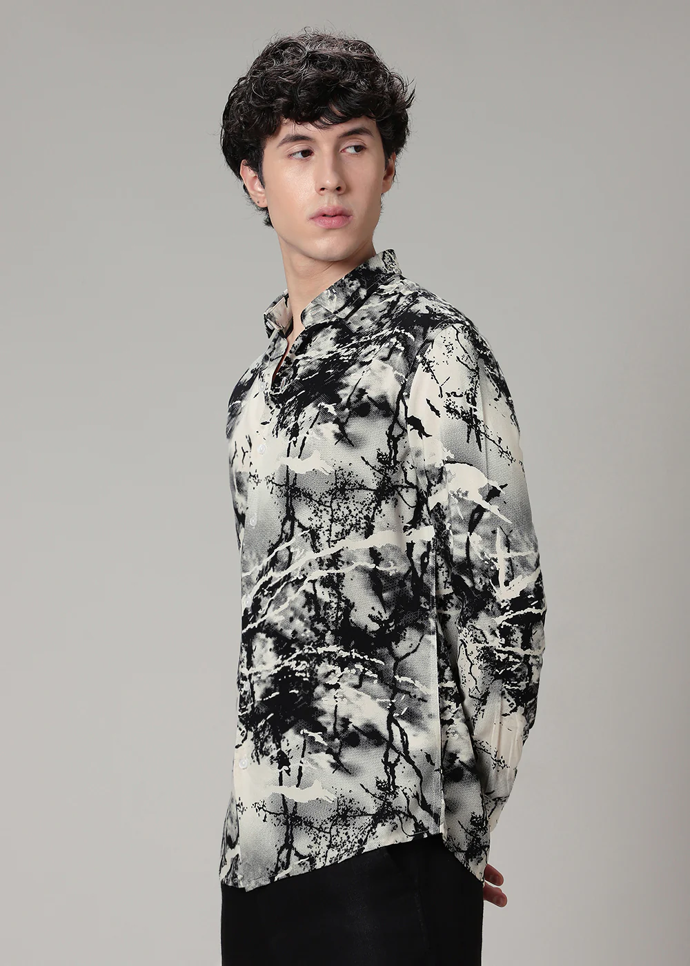 Monochromatic Pattern Feather Shirt - Image 5