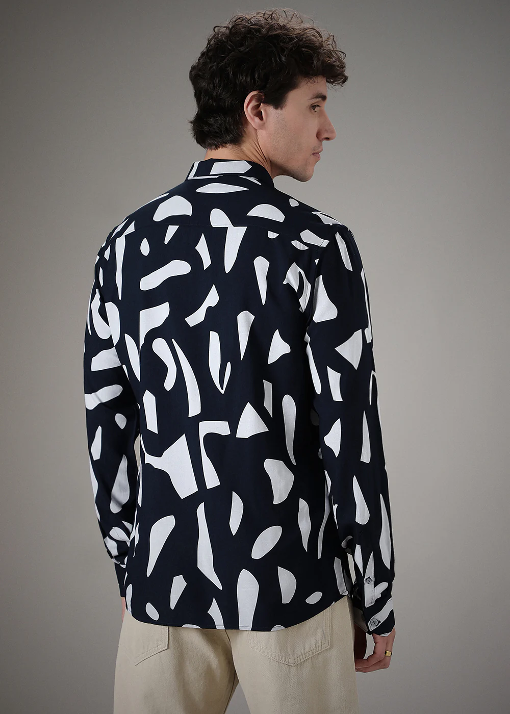Monochrome Abstract Printed Shirt - Image 4