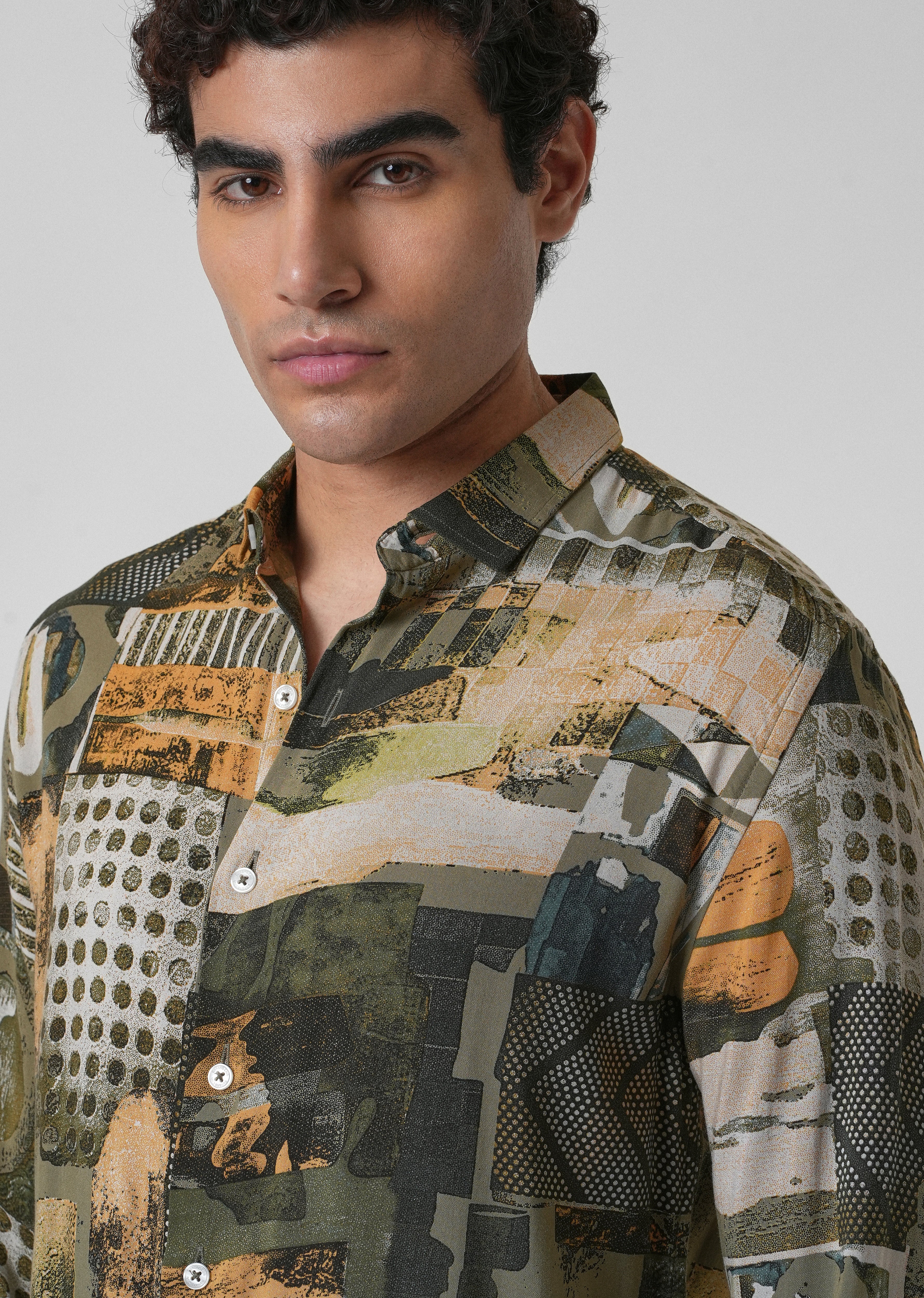 Mosaic Olive Feather shirt - Image 5