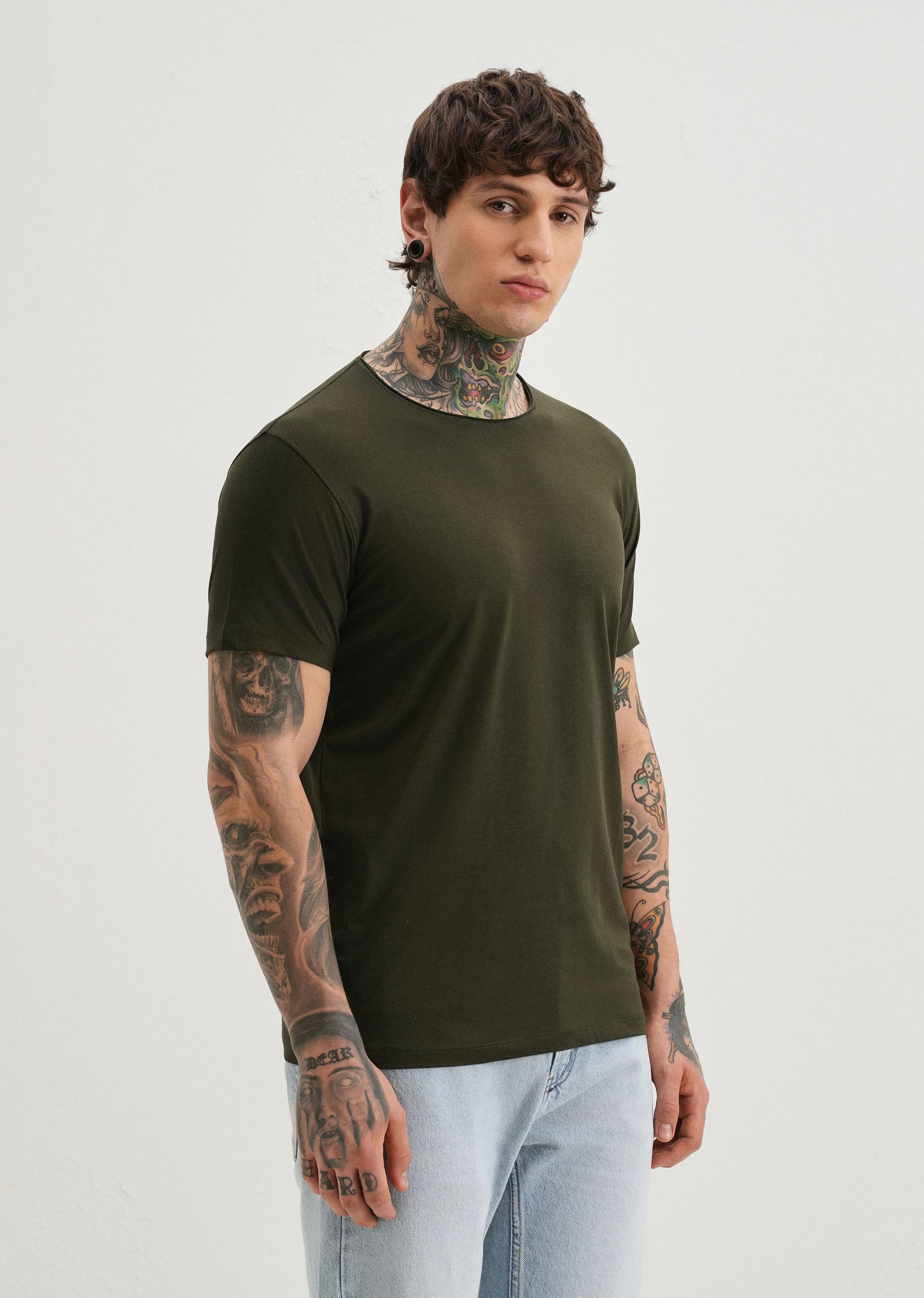 Moss Green Plain Round Neck T-shirt - Image 4