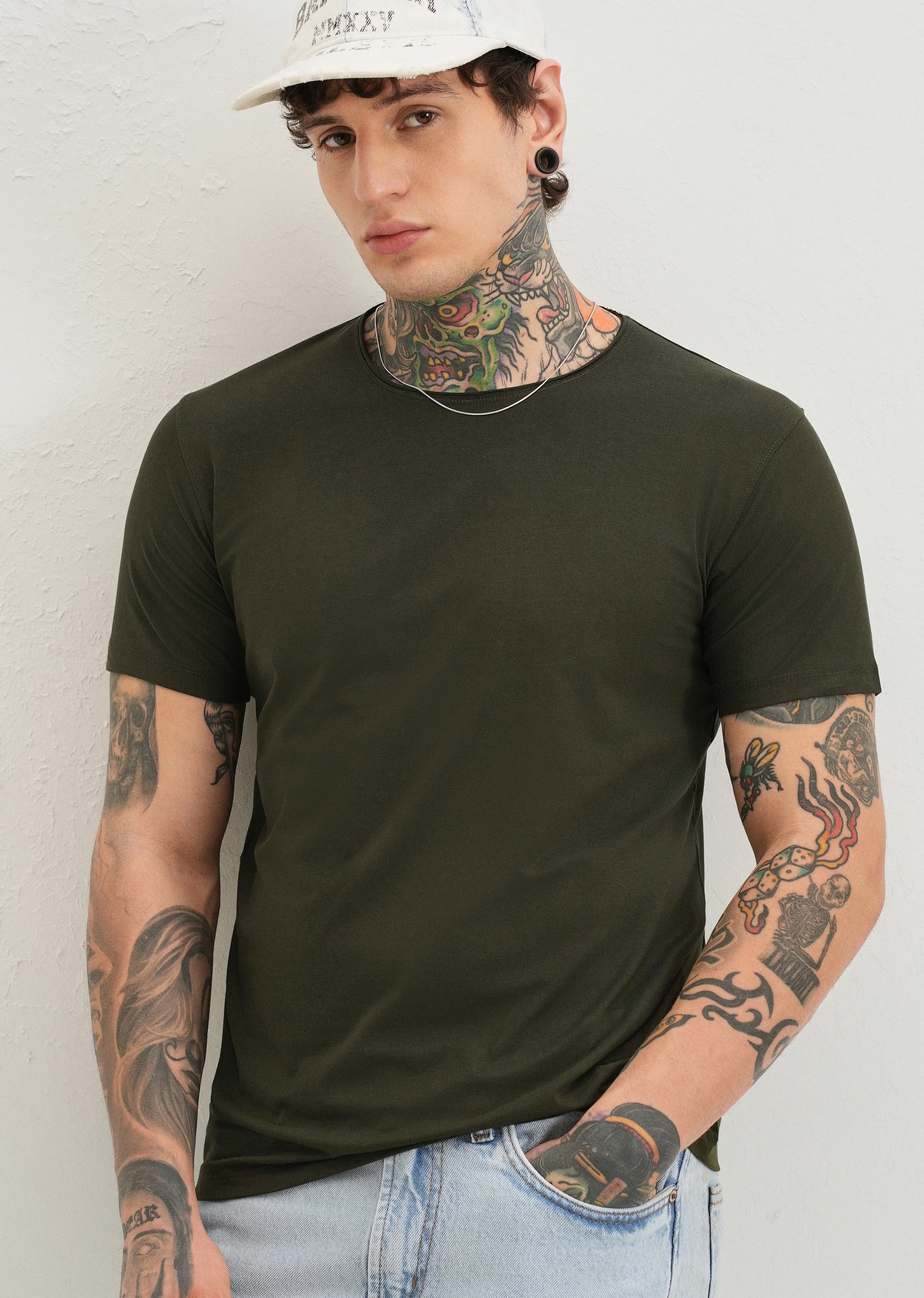 Moss Green Plain Round Neck T-shirt - Image 7