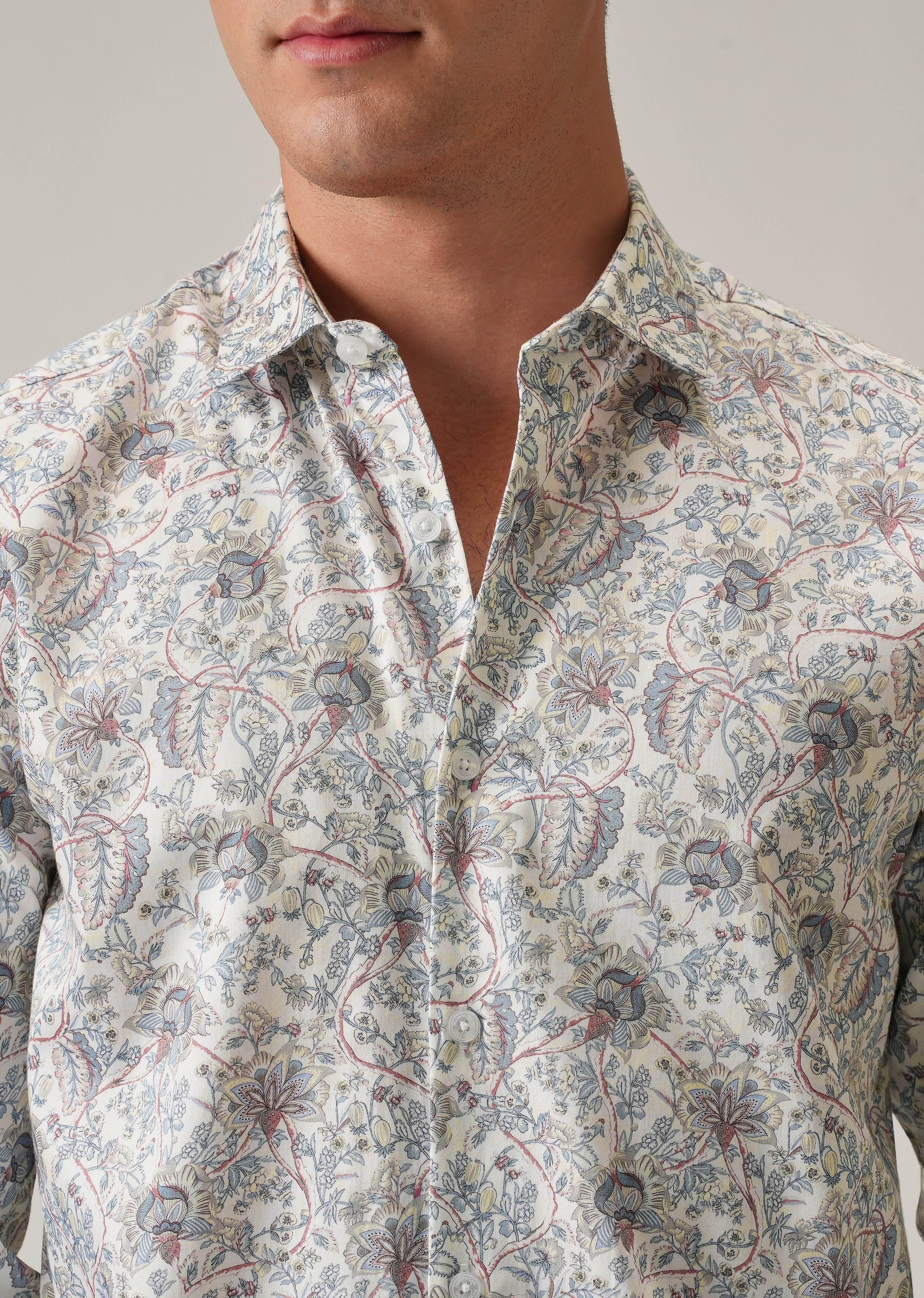 Off-White Ditsy Floral Print Shirt - Image 5