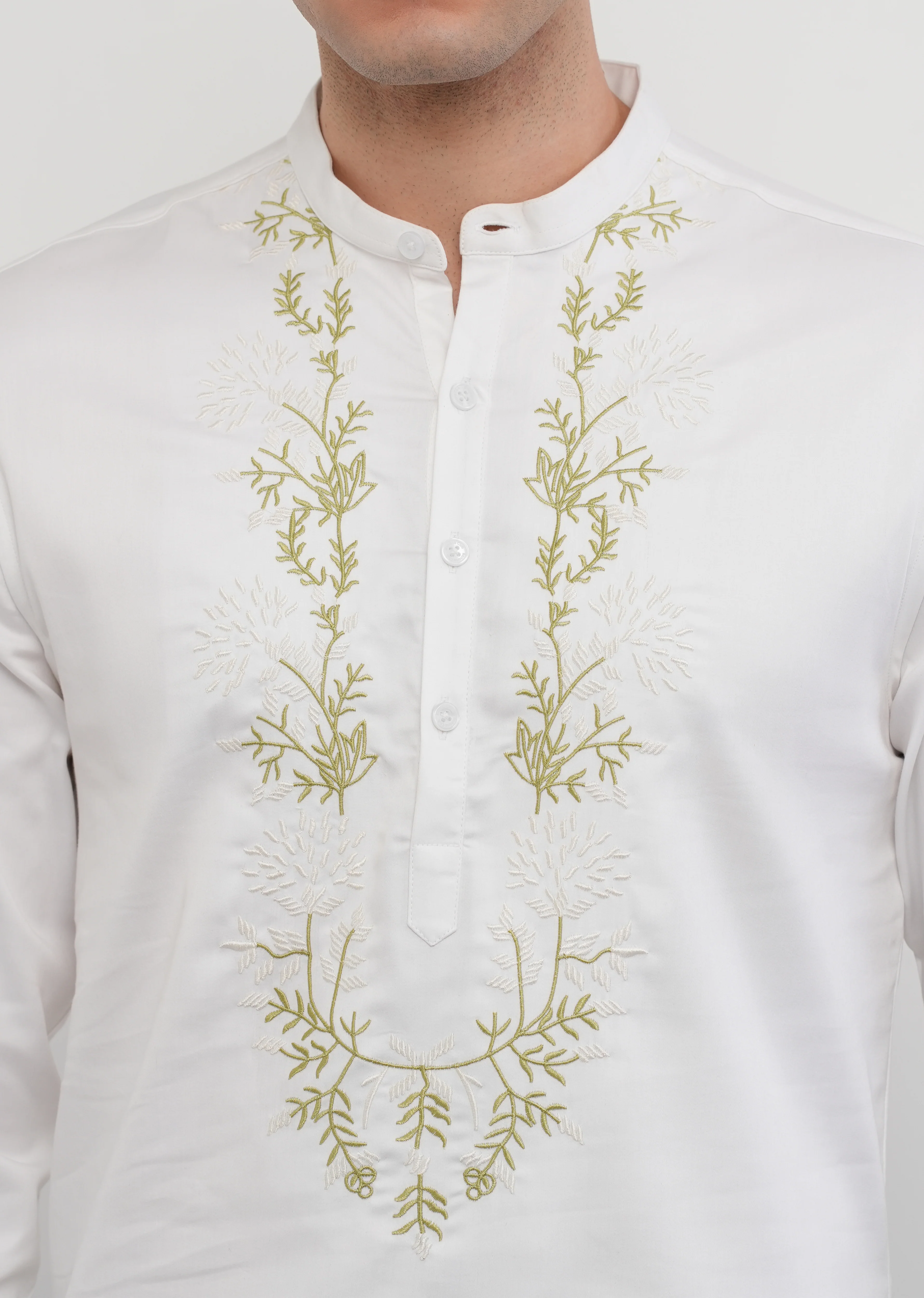 Off-White Floral Embroidered Short Kurta - Image 5