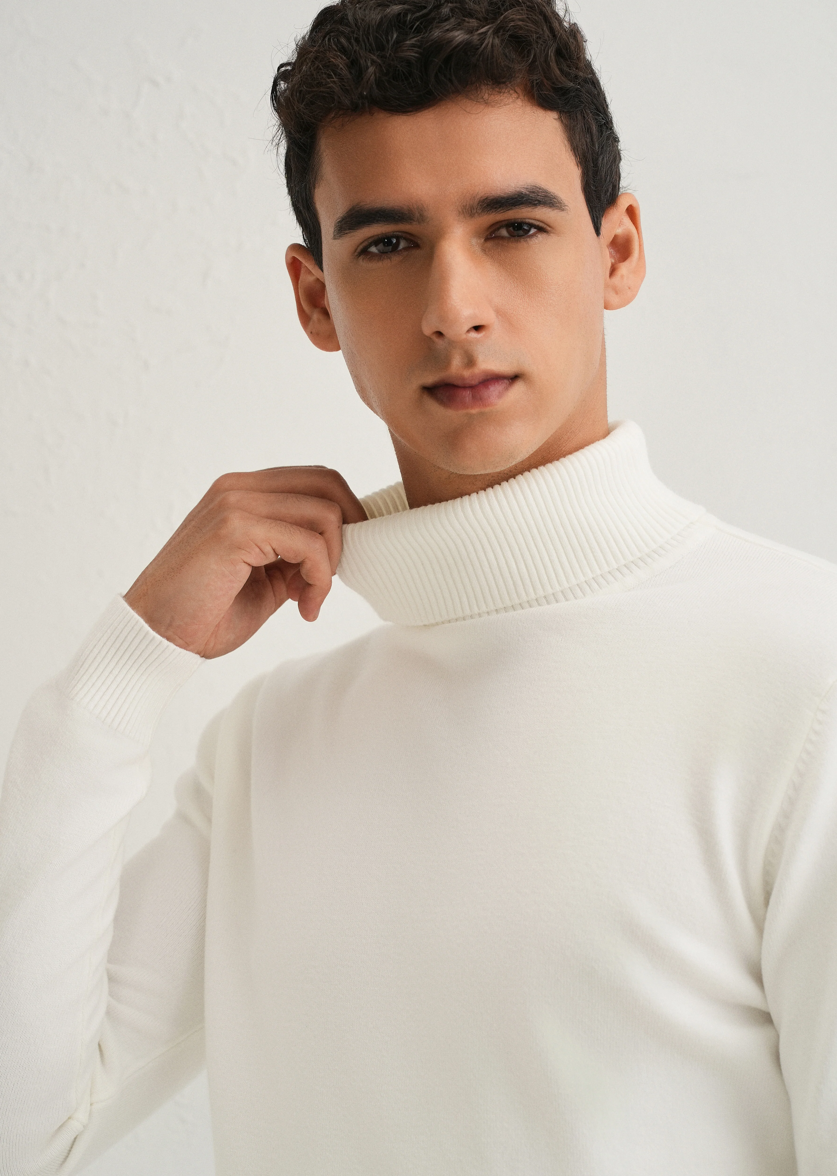Off White Turtle-Neck Sweater - Image 5