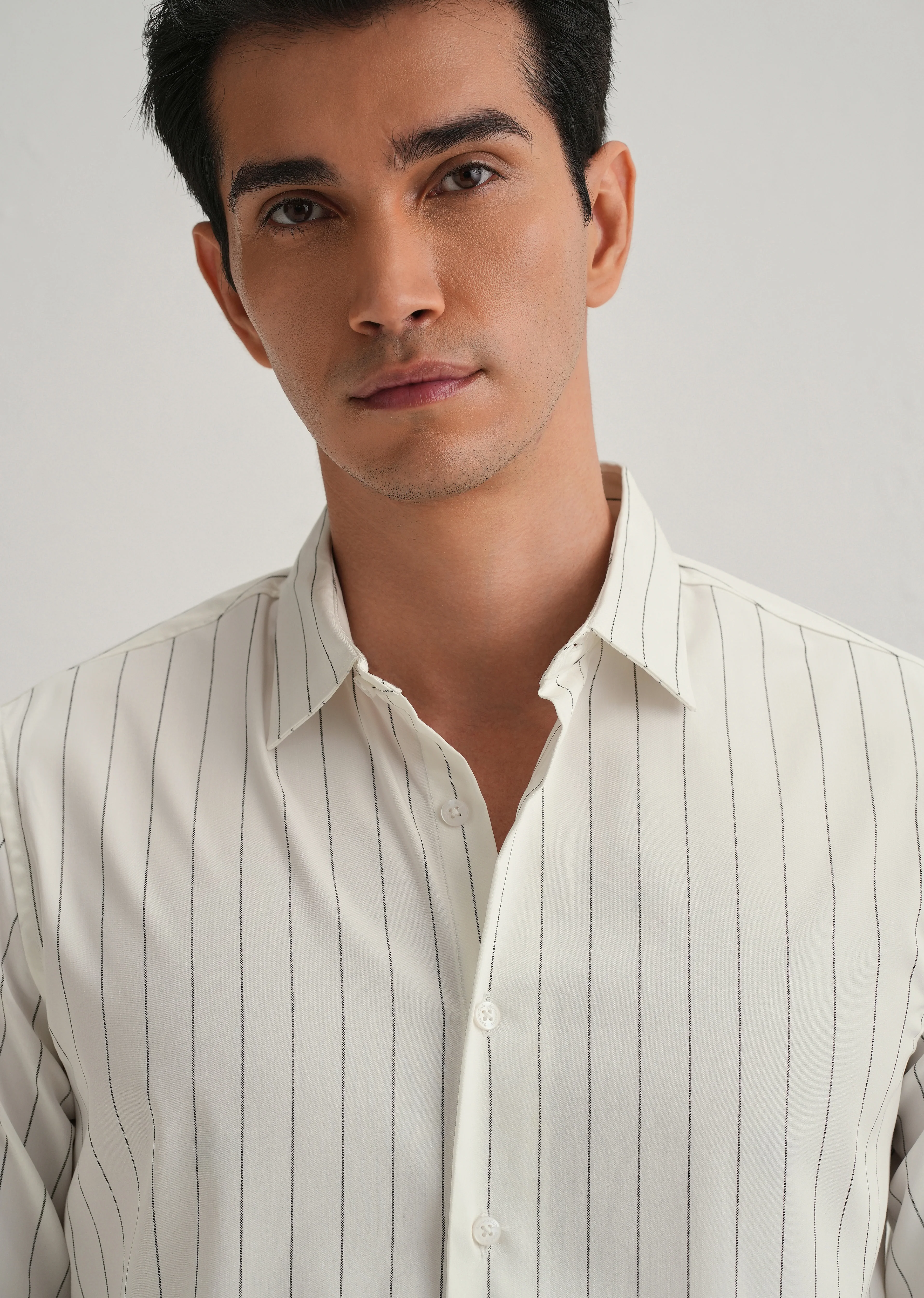Off-White Vertical Stripe Shirt - Image 3