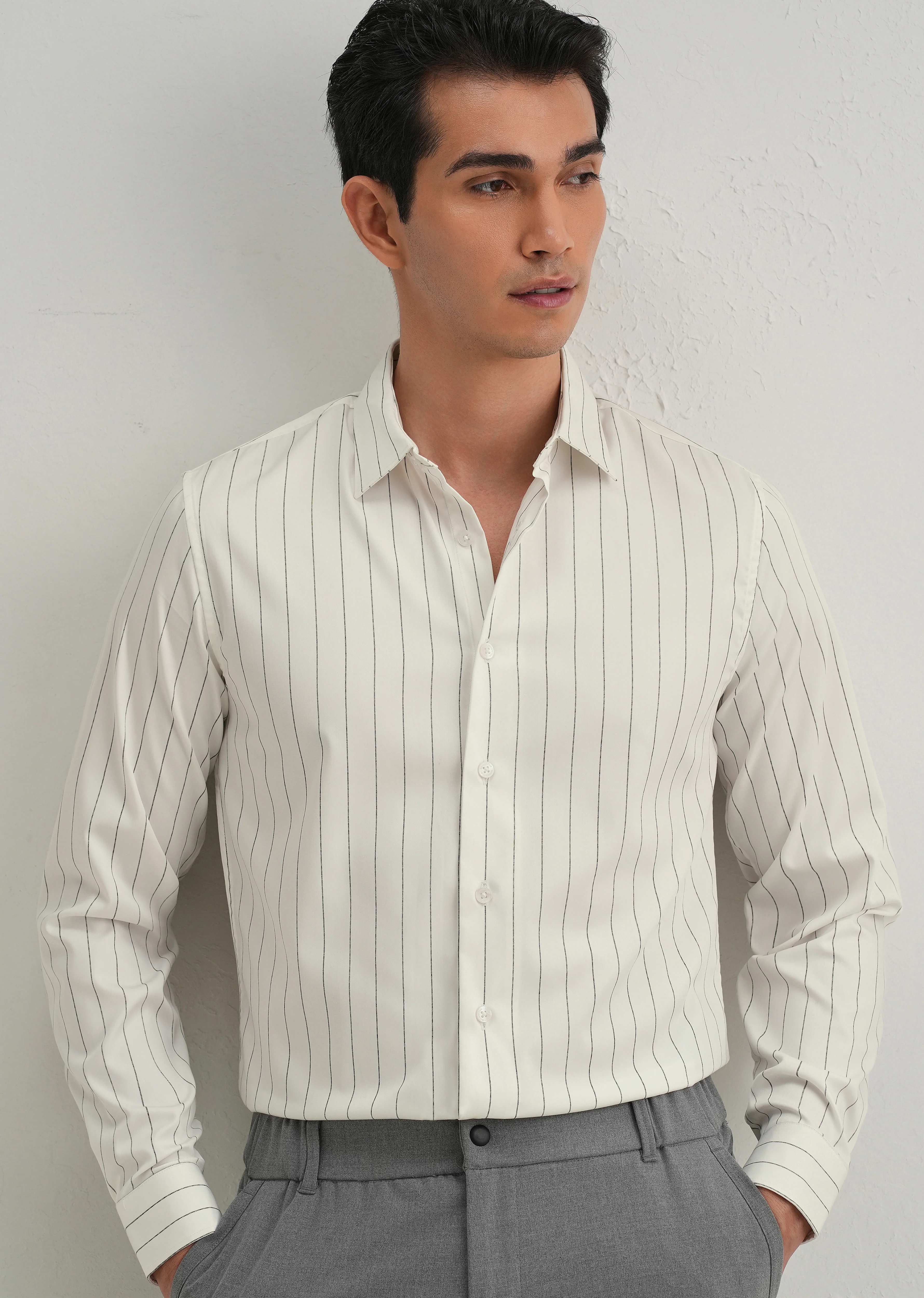 Off-White Vertical Stripe Shirt - Image 8