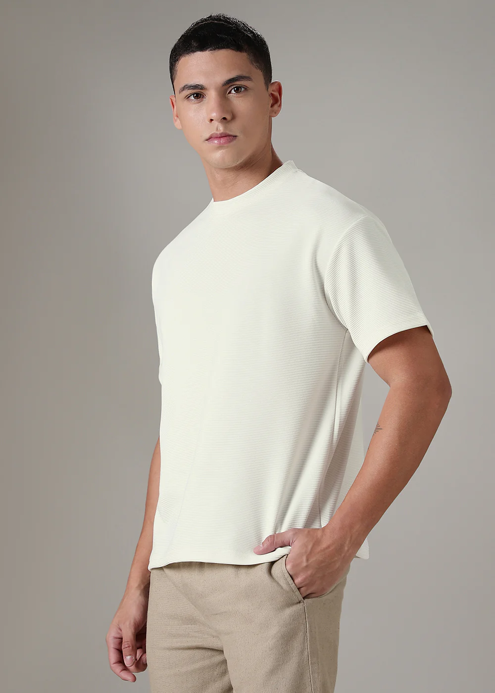 Oversized White Plain Textured T-shirt - Image 3