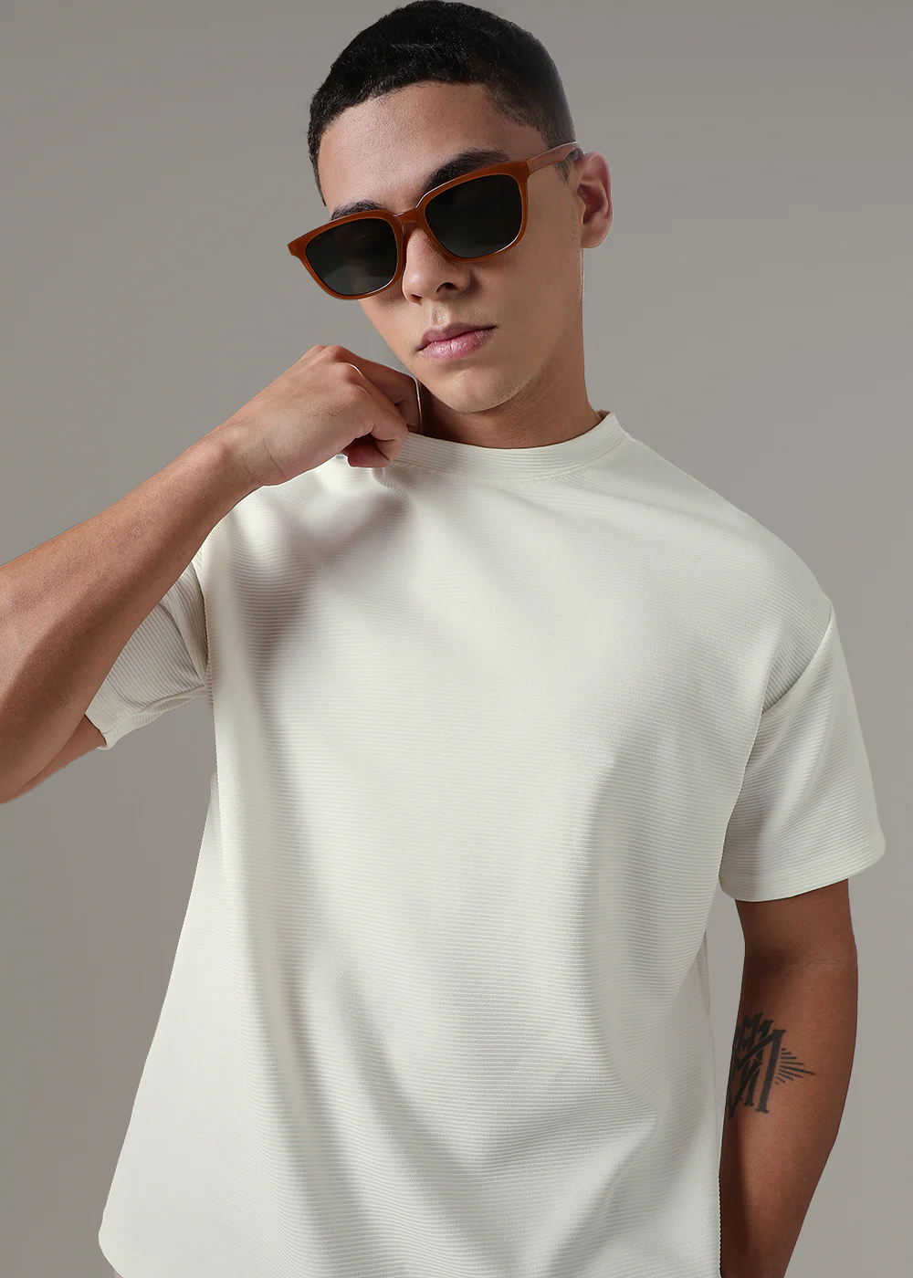 Oversized White Plain Textured T-shirt - Image 6