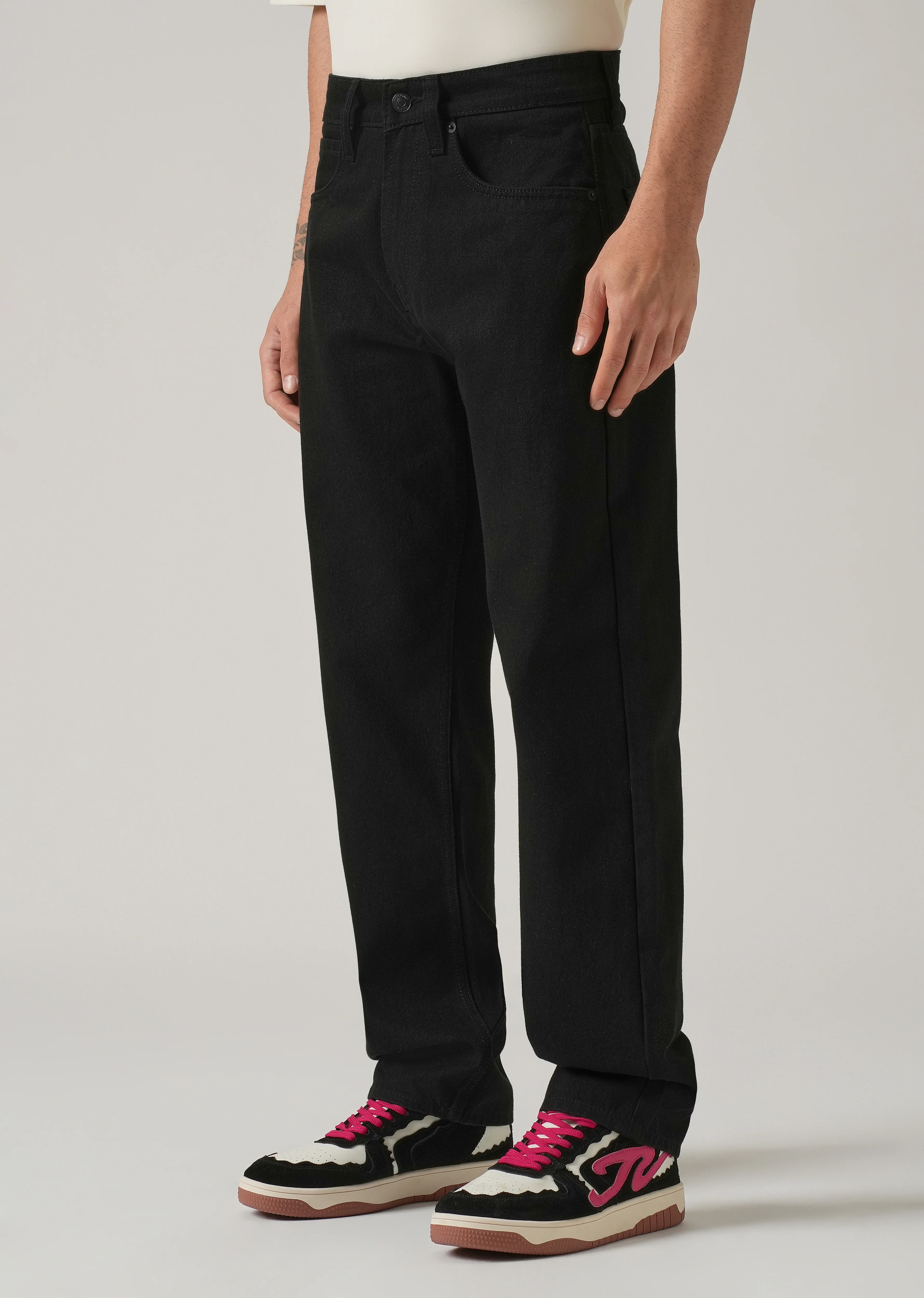 Relaxed Fit Black Jeans - Image 4