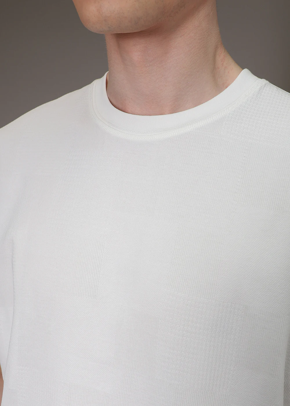 Textured Patterned White T-shirt - Image 2