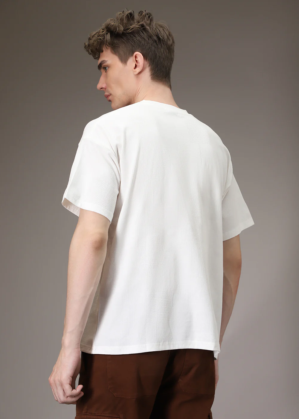 Textured Patterned White T-shirt - Image 4