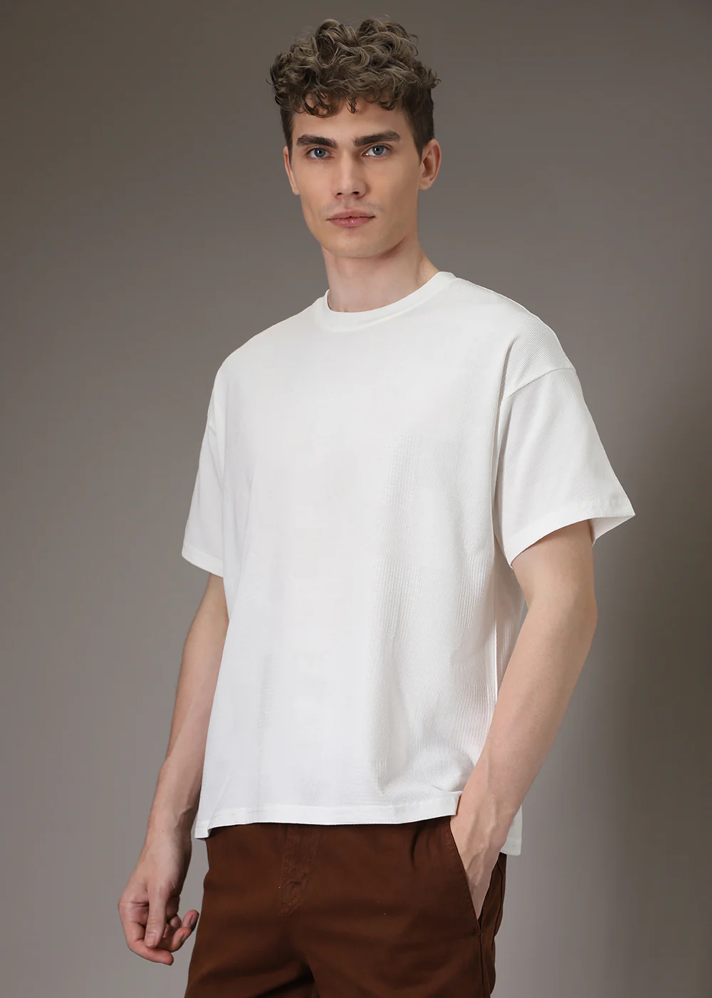 Textured Patterned White T-shirt - Image 5