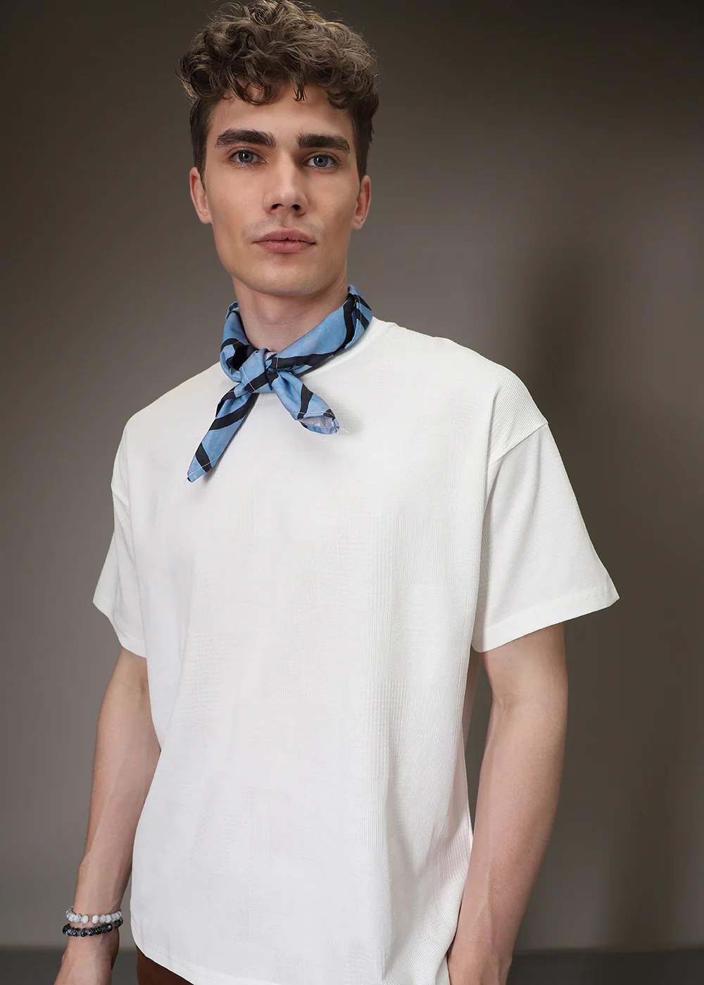 Textured Patterned White T-shirt - Image 7