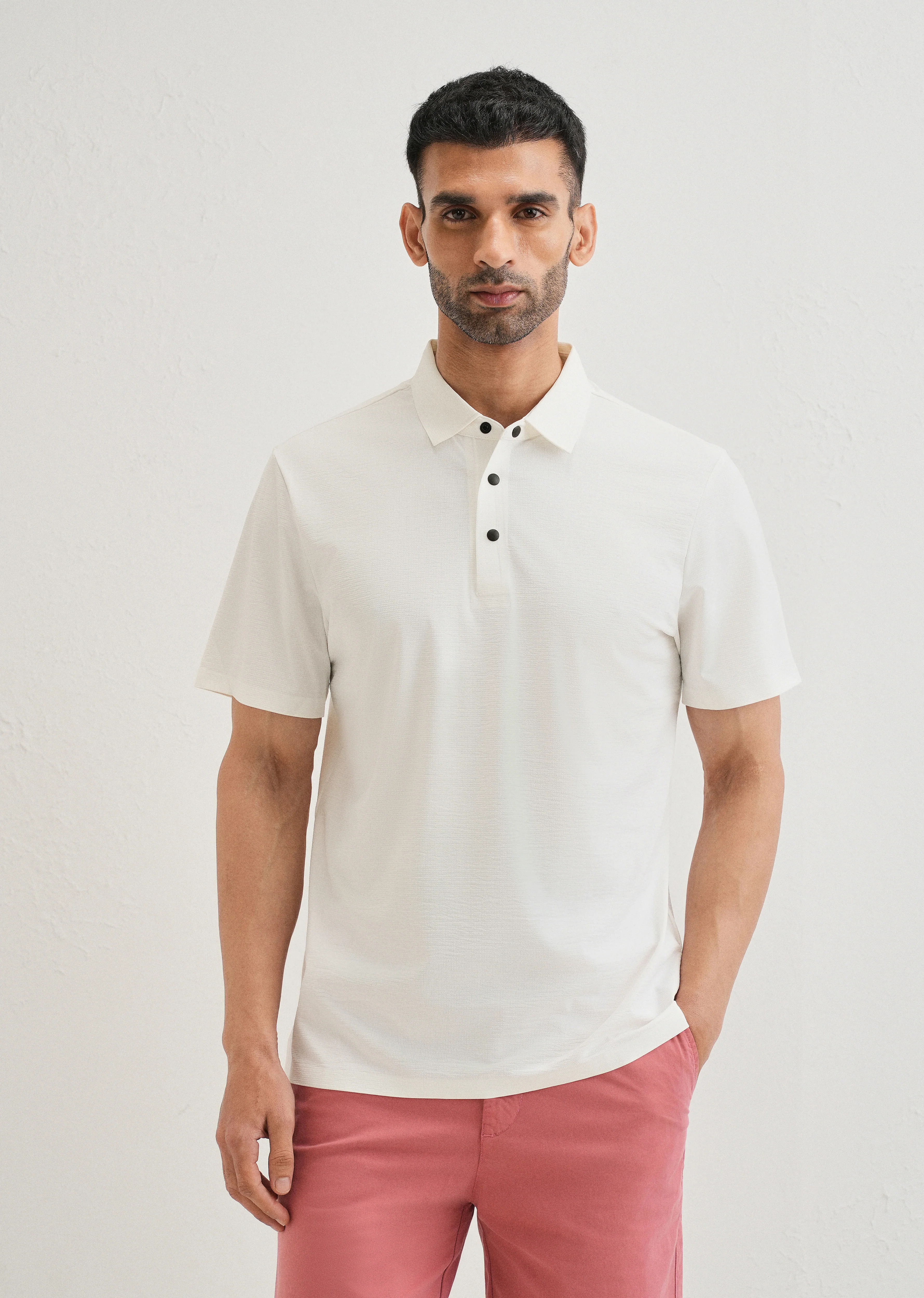 Textured White Plain Stitchless Polo T-shirt - Image 3