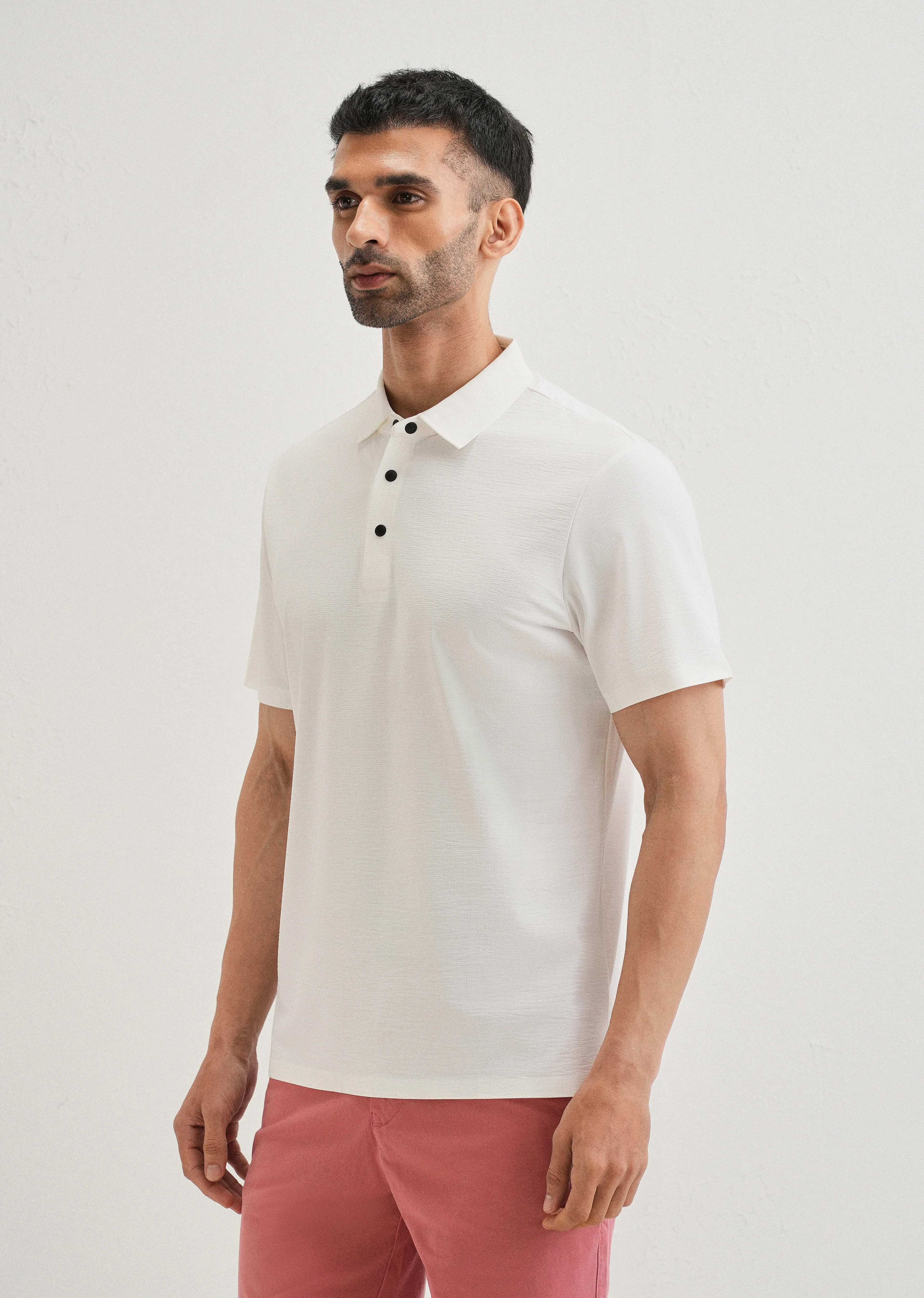 Textured White Plain Stitchless Polo T-shirt - Image 4