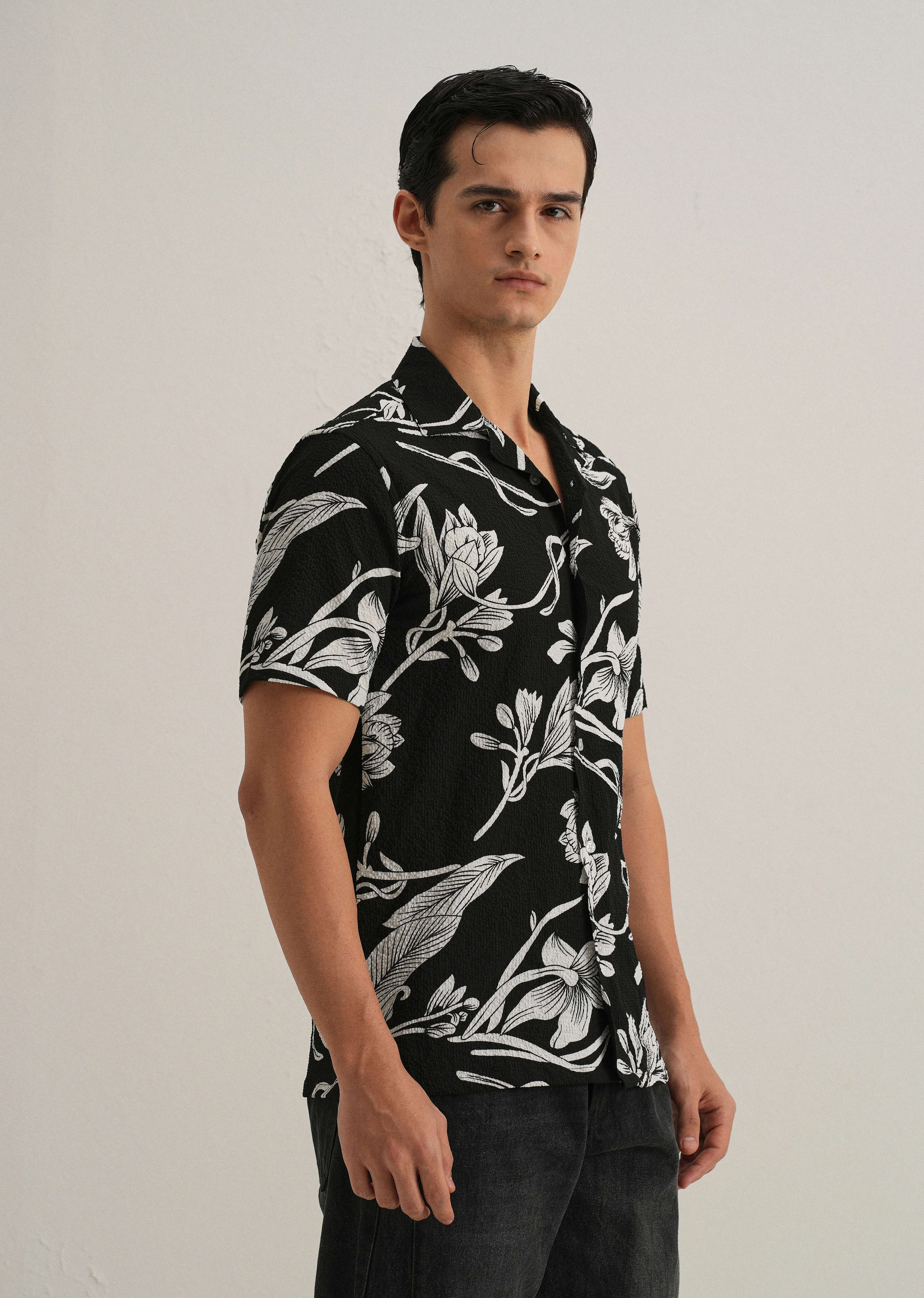 Tulip White Print Popcorn Shirt - Image 4