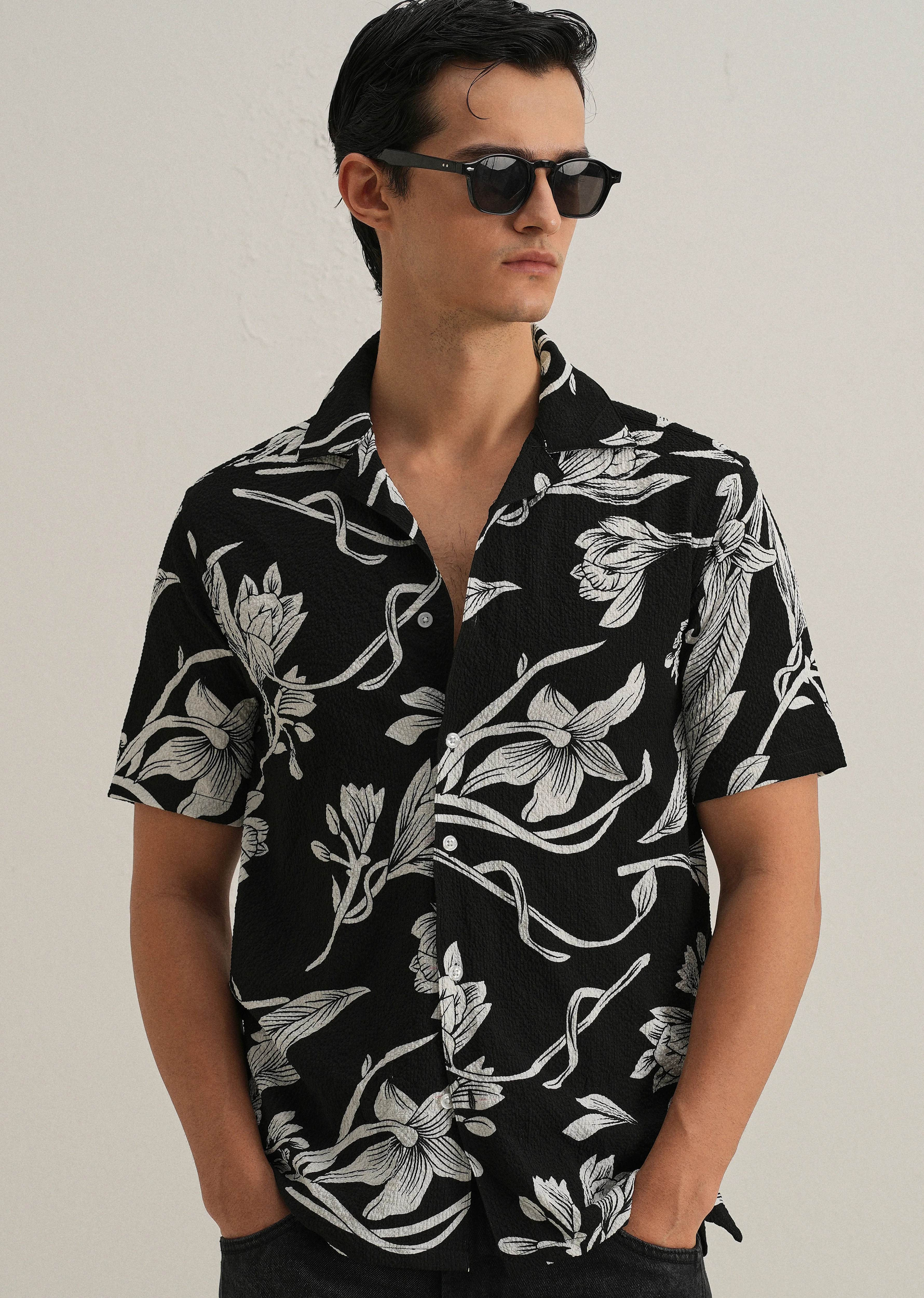Tulip White Print Popcorn Shirt - Image 7
