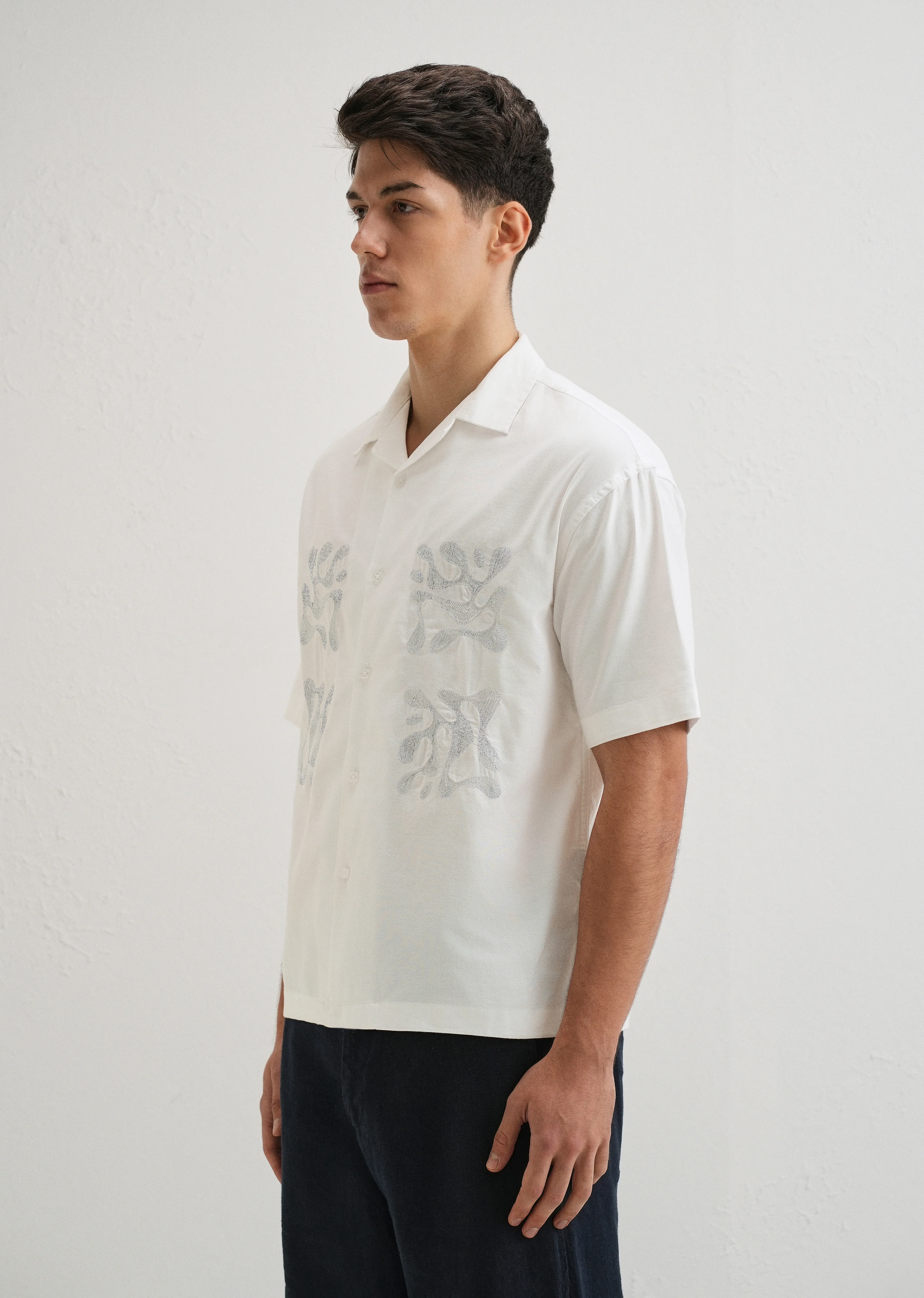 White Embroidery Cuban Collar Cotton Shirt - Image 5