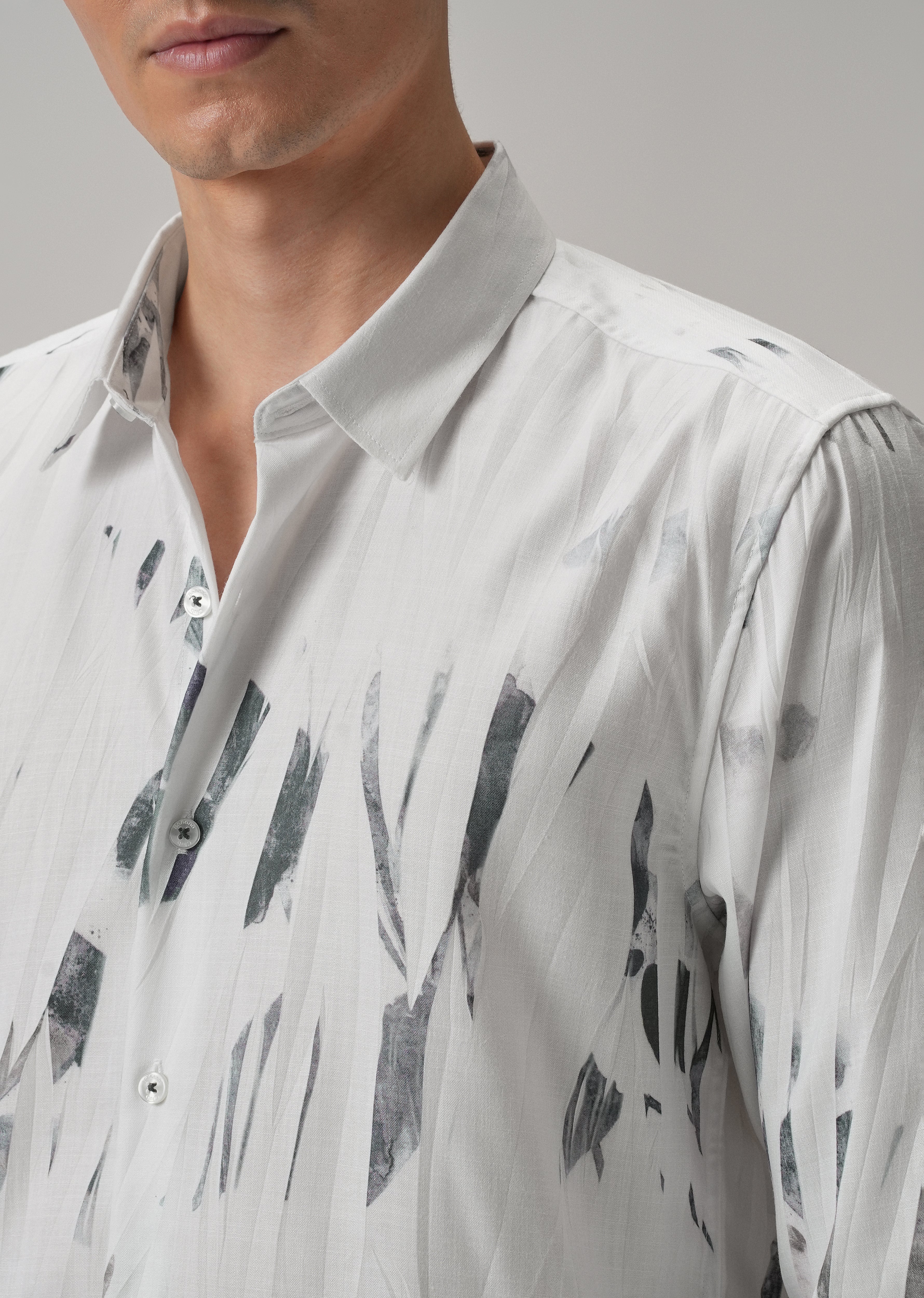 White & Grey Printed Shirt - Image 5