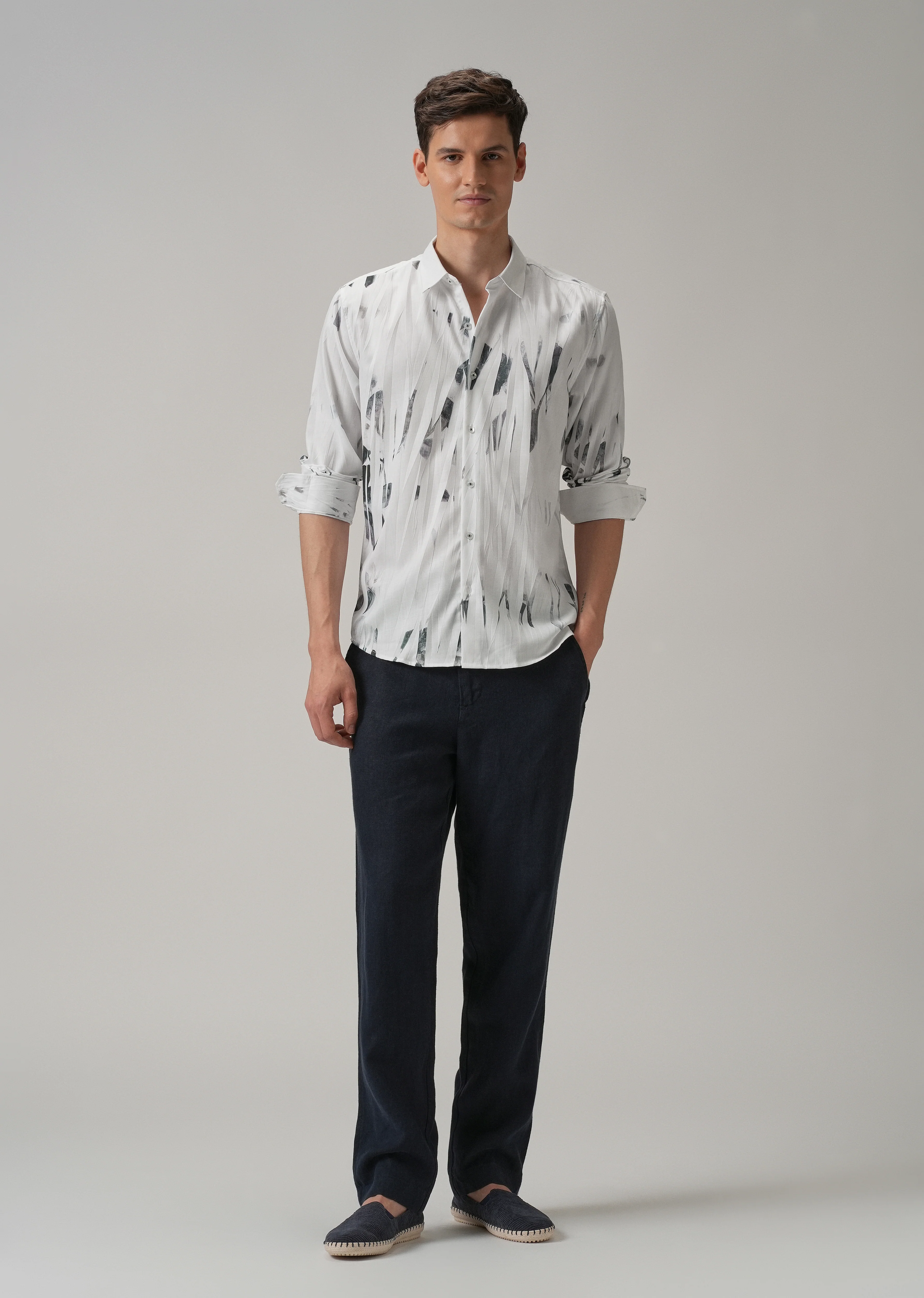 White & Grey Printed Shirt - Image 6