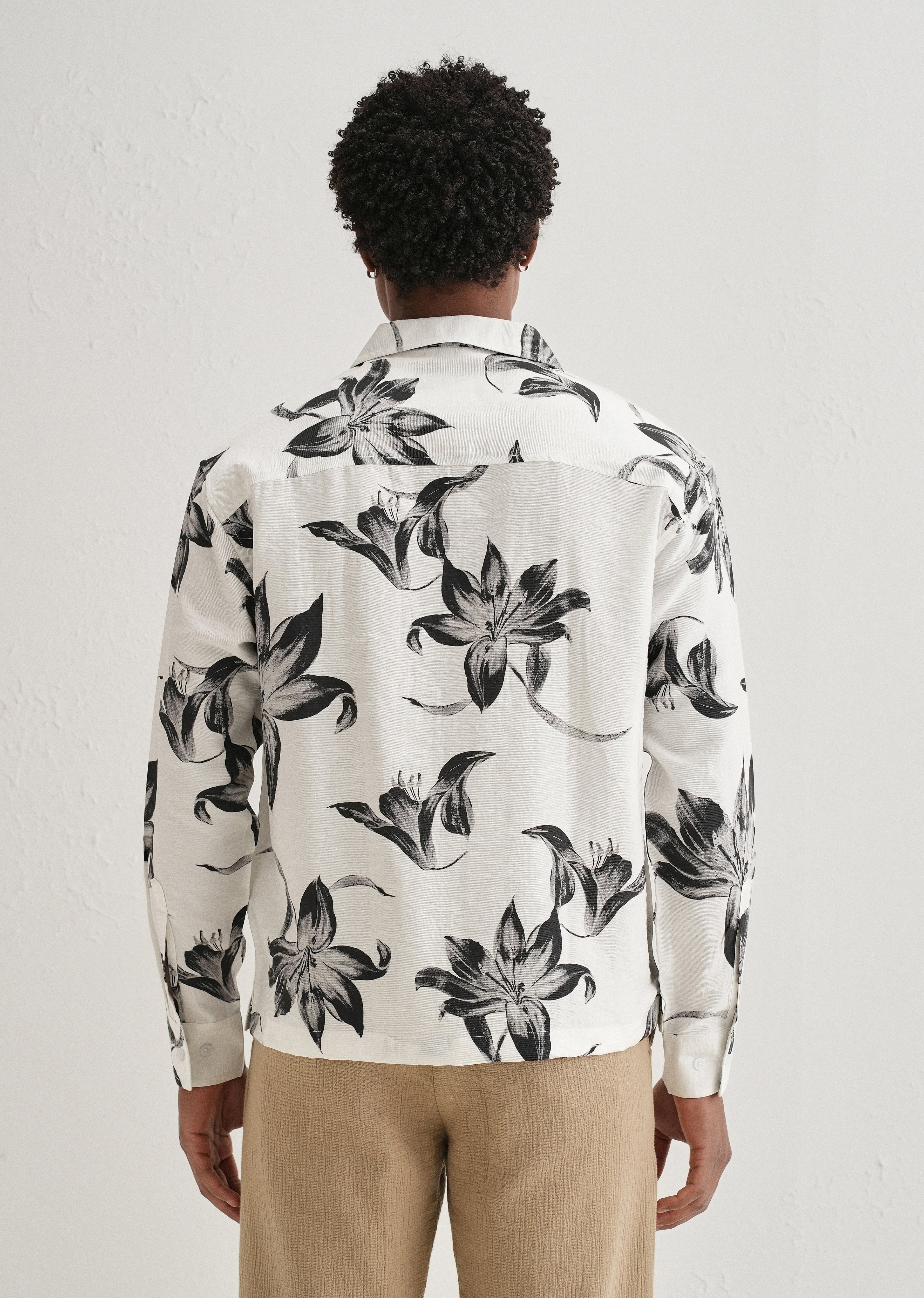 White Monochrome Lily Floral Printed Shirt - Image 2