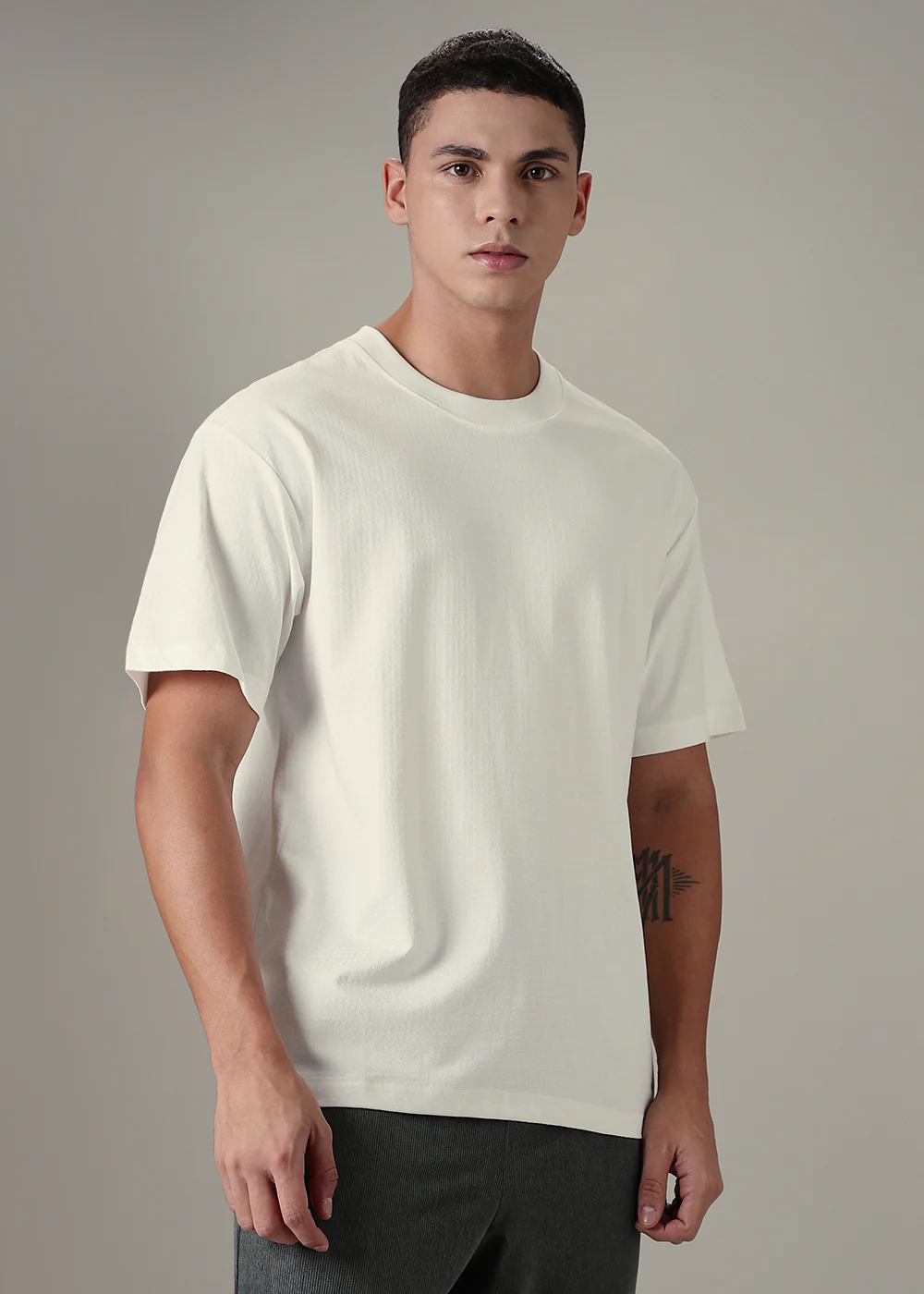 White Patterned Regular T-shirt - Image 5